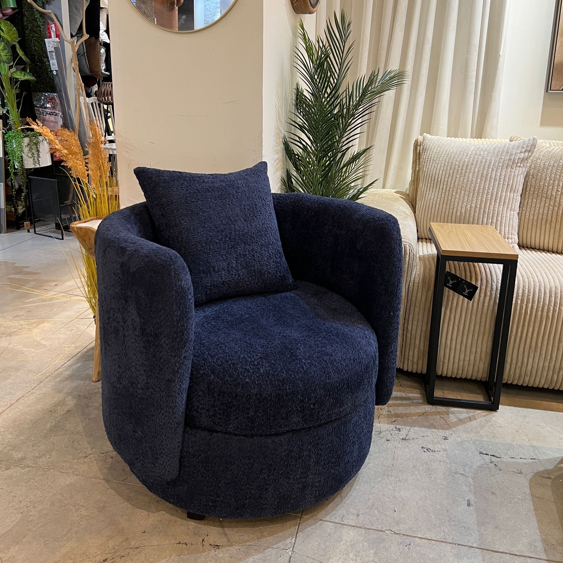 כורסא מעוגלת דגם יובנטוס כורסא מעוגלת דגם יובנטוס