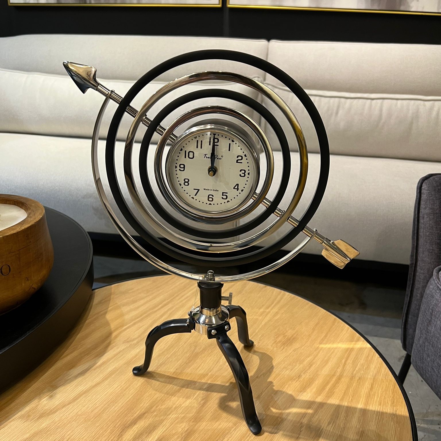 סטנד ספירה ארמילרית סטנד ספירה ארמילרית