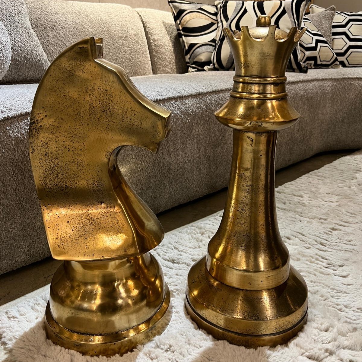 פסל שחמט זהב ענק