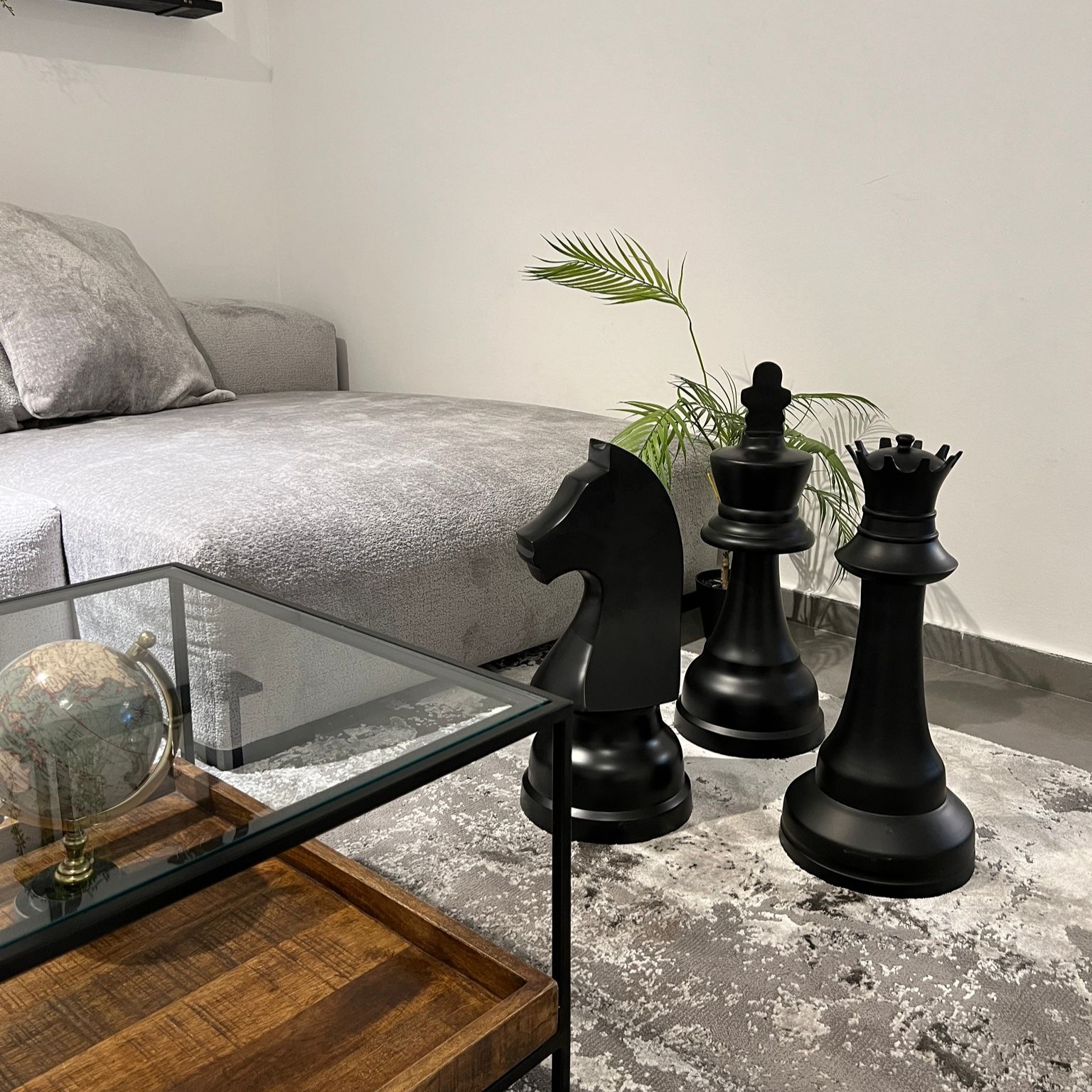 פסל שחמט שחור ענק