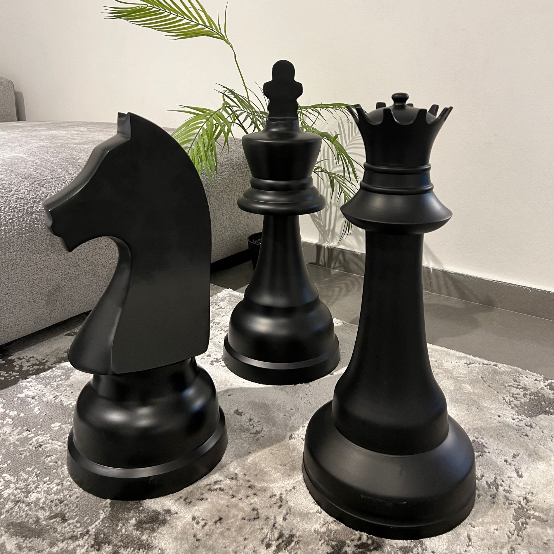 פסל שחמט שחור ענק