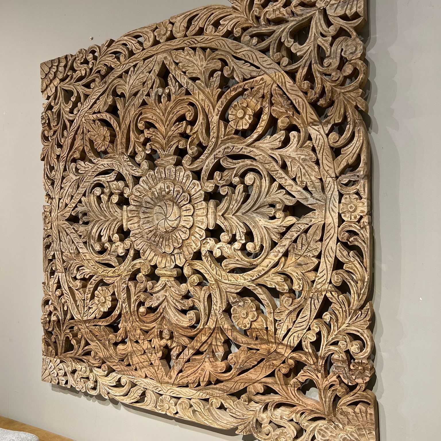 קישוט קיר משרביה עץ דגם אמבסדור קישוט קיר משרביה עץ דגם אמבסדור