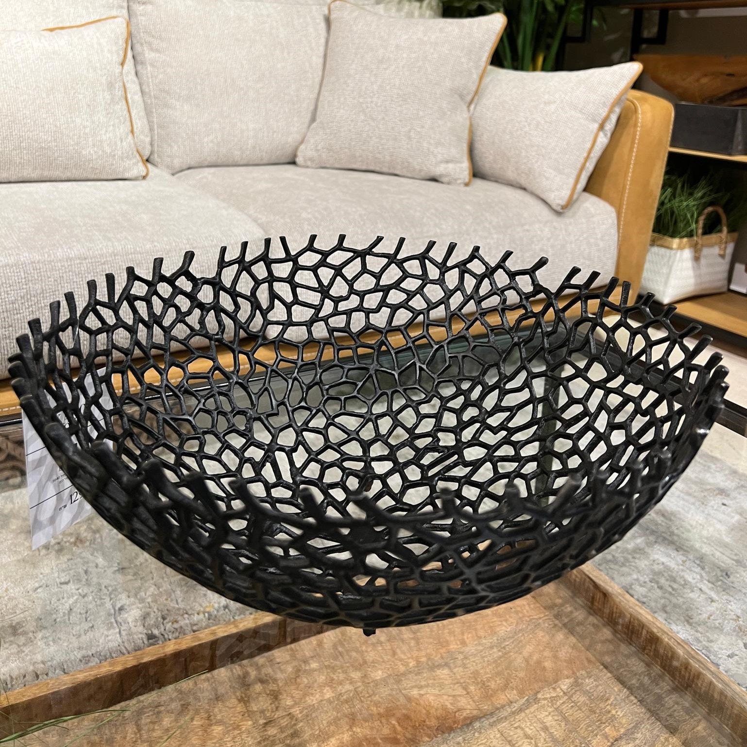 קערה ברזל תחרה שחור קערה ברזל תחרה שחור