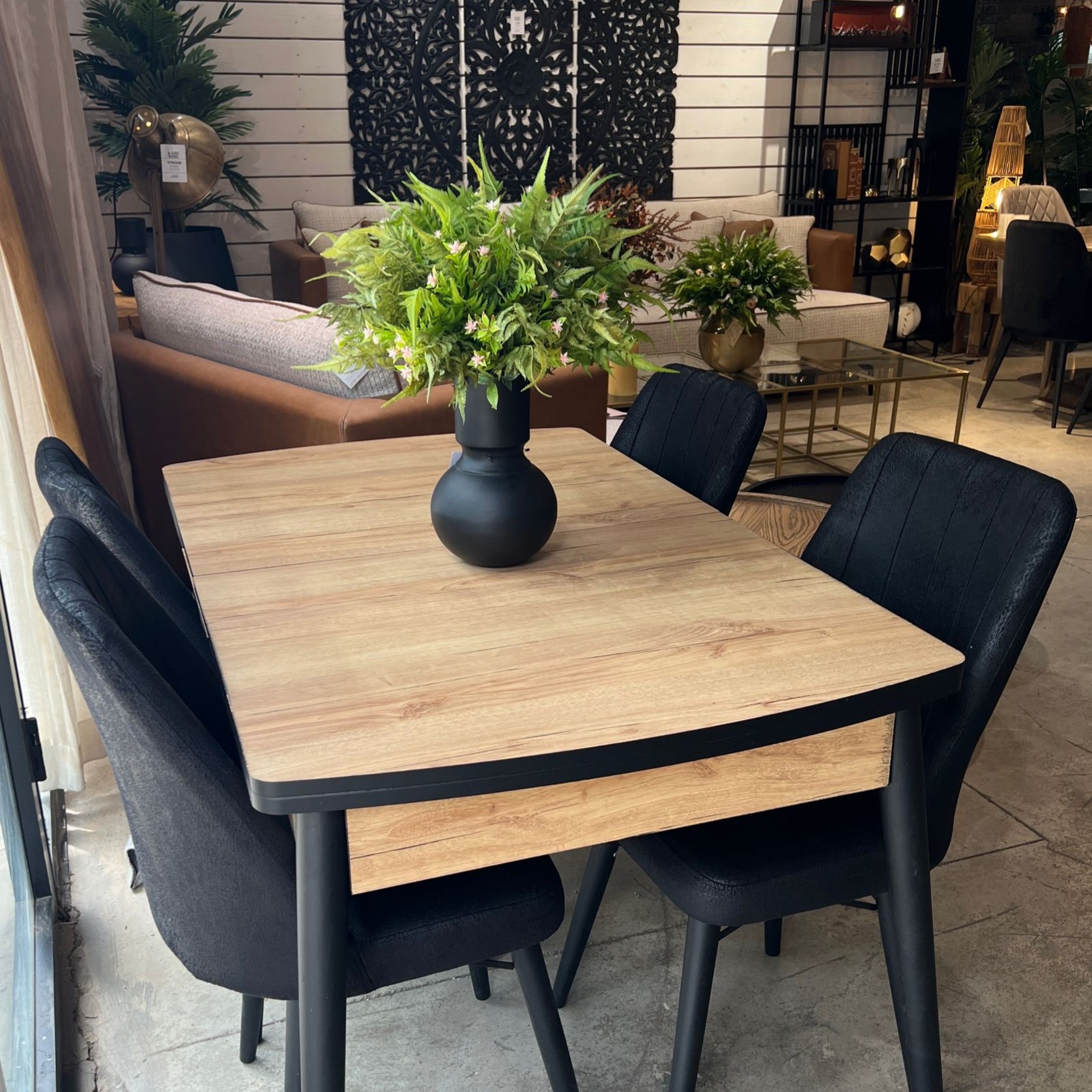 כד שחור בסיס כדור קטן