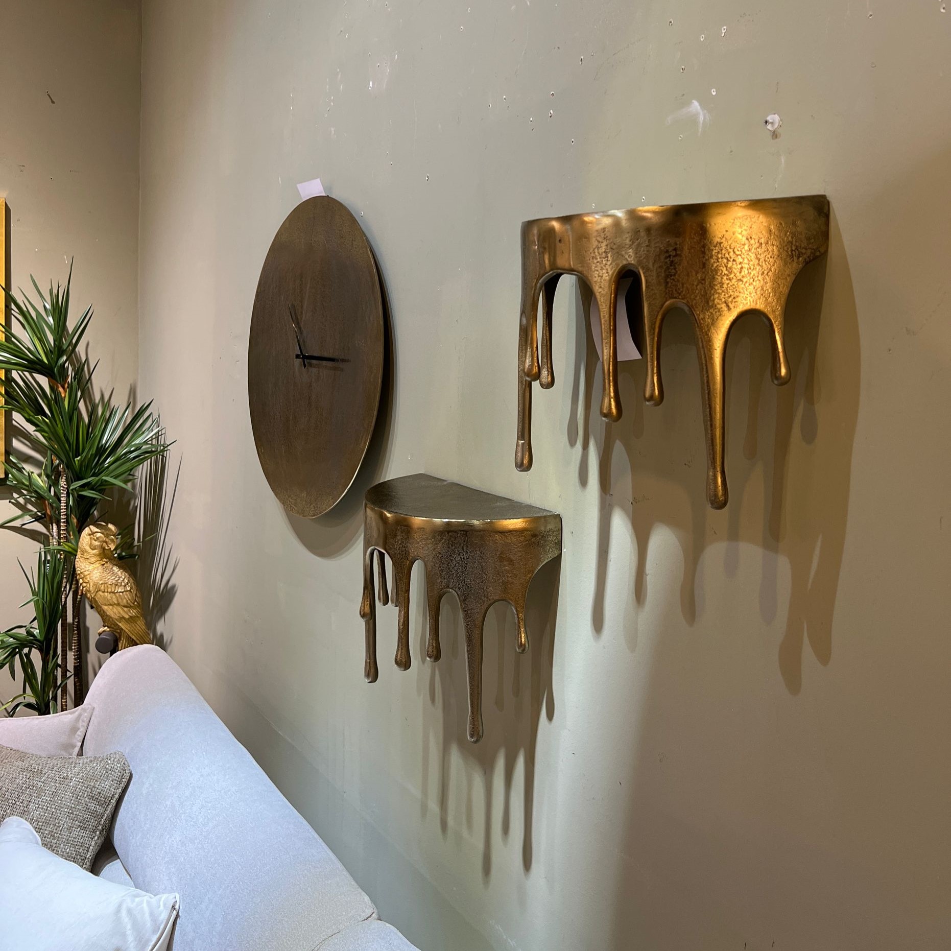 מדף קיר נטיפים זהב מדף קיר נטיפים זהב