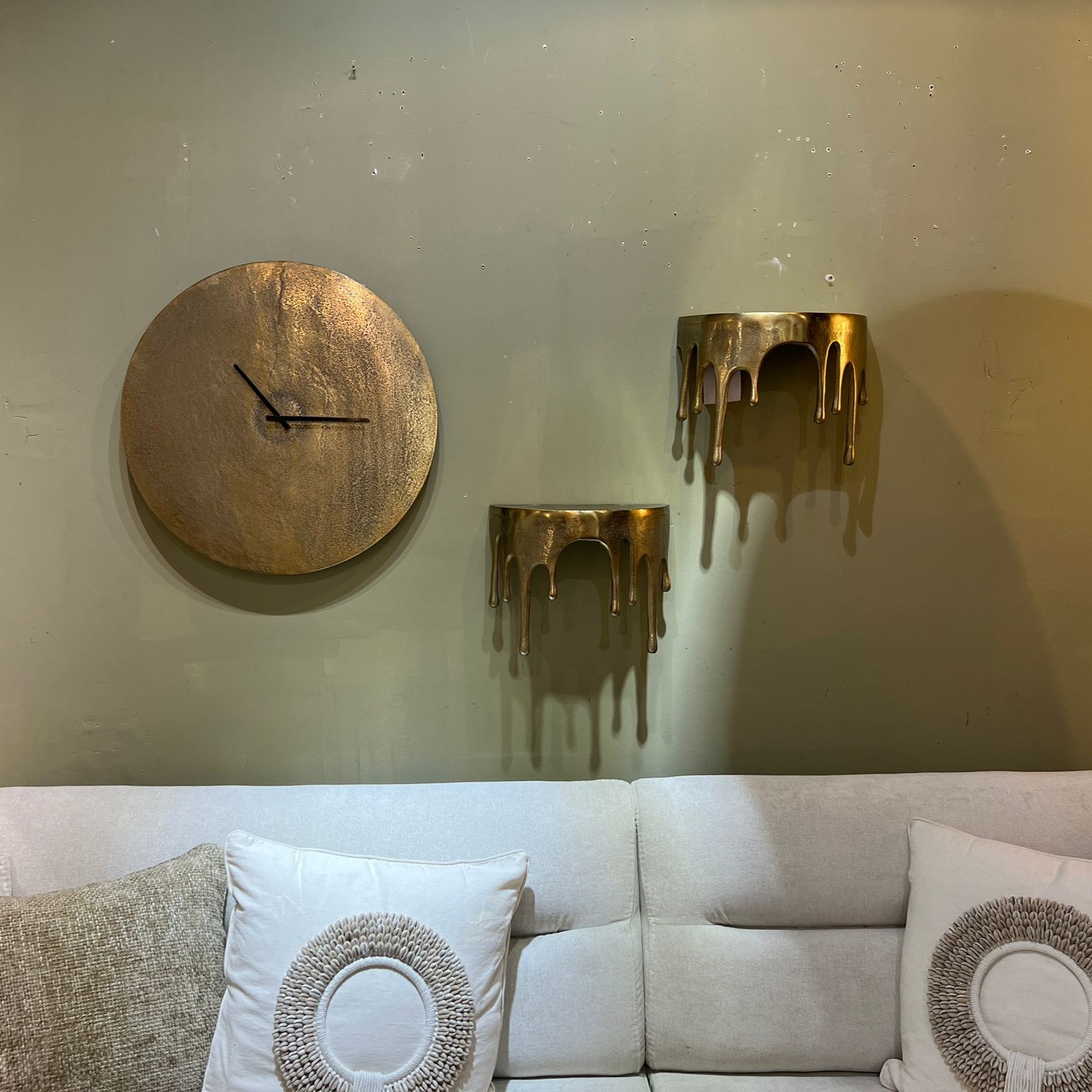 מדף קיר נטיפים זהב מדף קיר נטיפים זהב