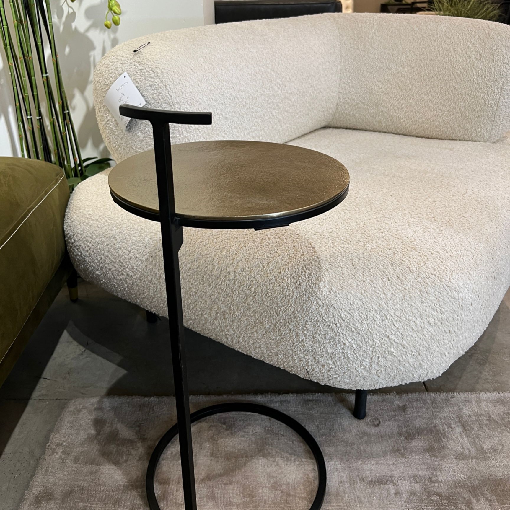 נשכן עגול עדין זהב דגם רויאל