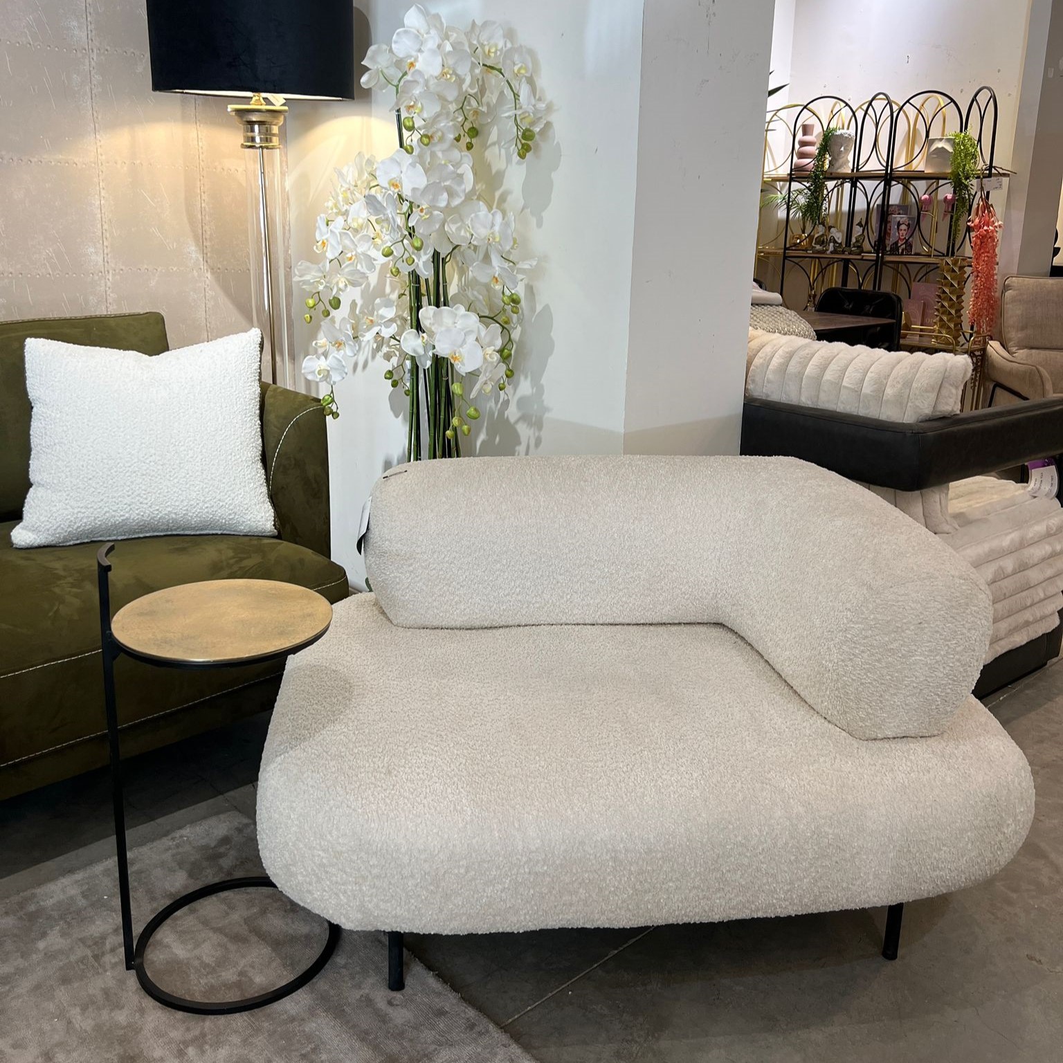 נשכן עגול עדין זהב דגם רויאל