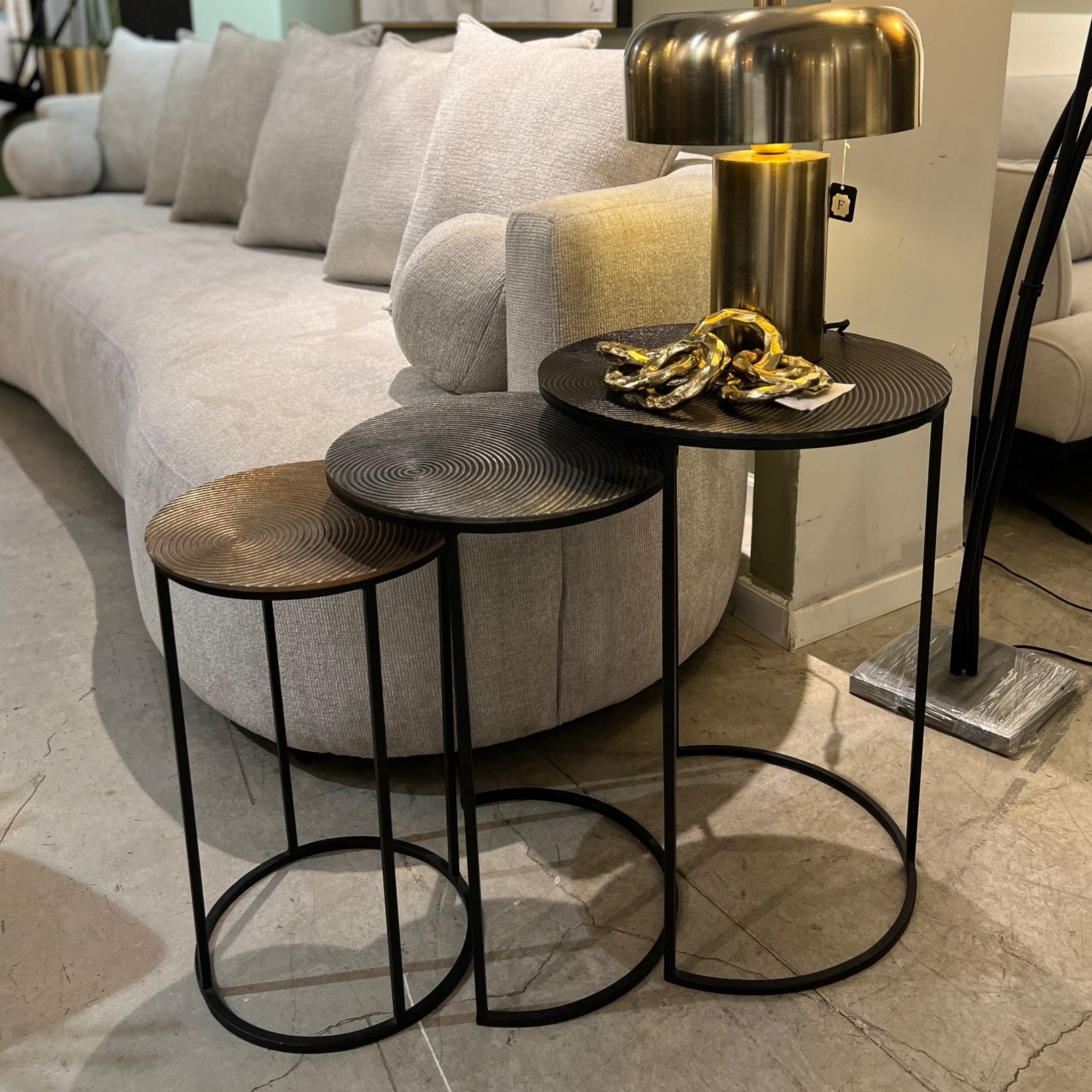 סט 3 שולחנות צד שחור זהב נחושת