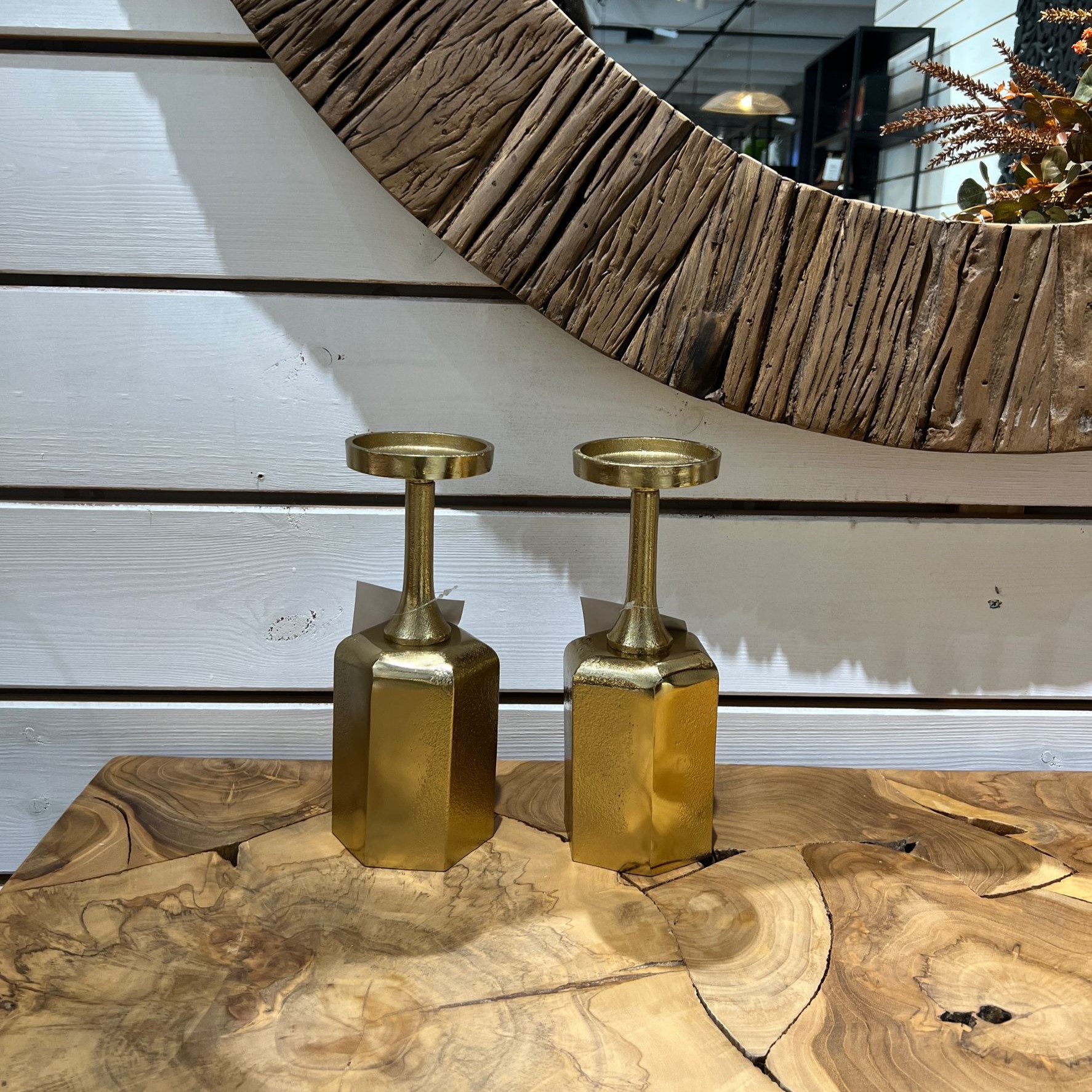 פמוט ברזל זהב פיה רחבה גבוה פמוט ברזל זהב פיה רחבה גבוה