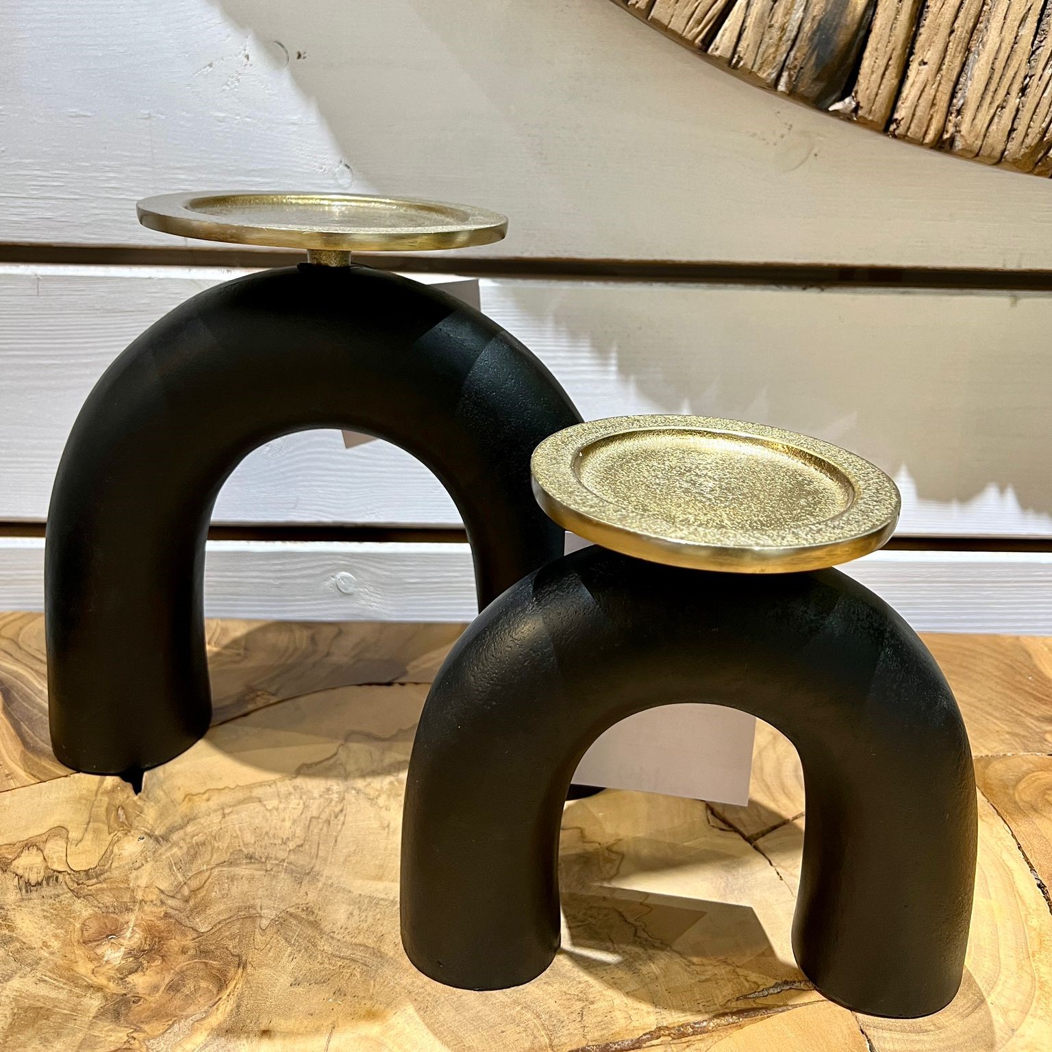 פמוט זהב בסיס שחור כפול דגם רויאל פמוט זהב בסיס שחור כפול דגם רויאל