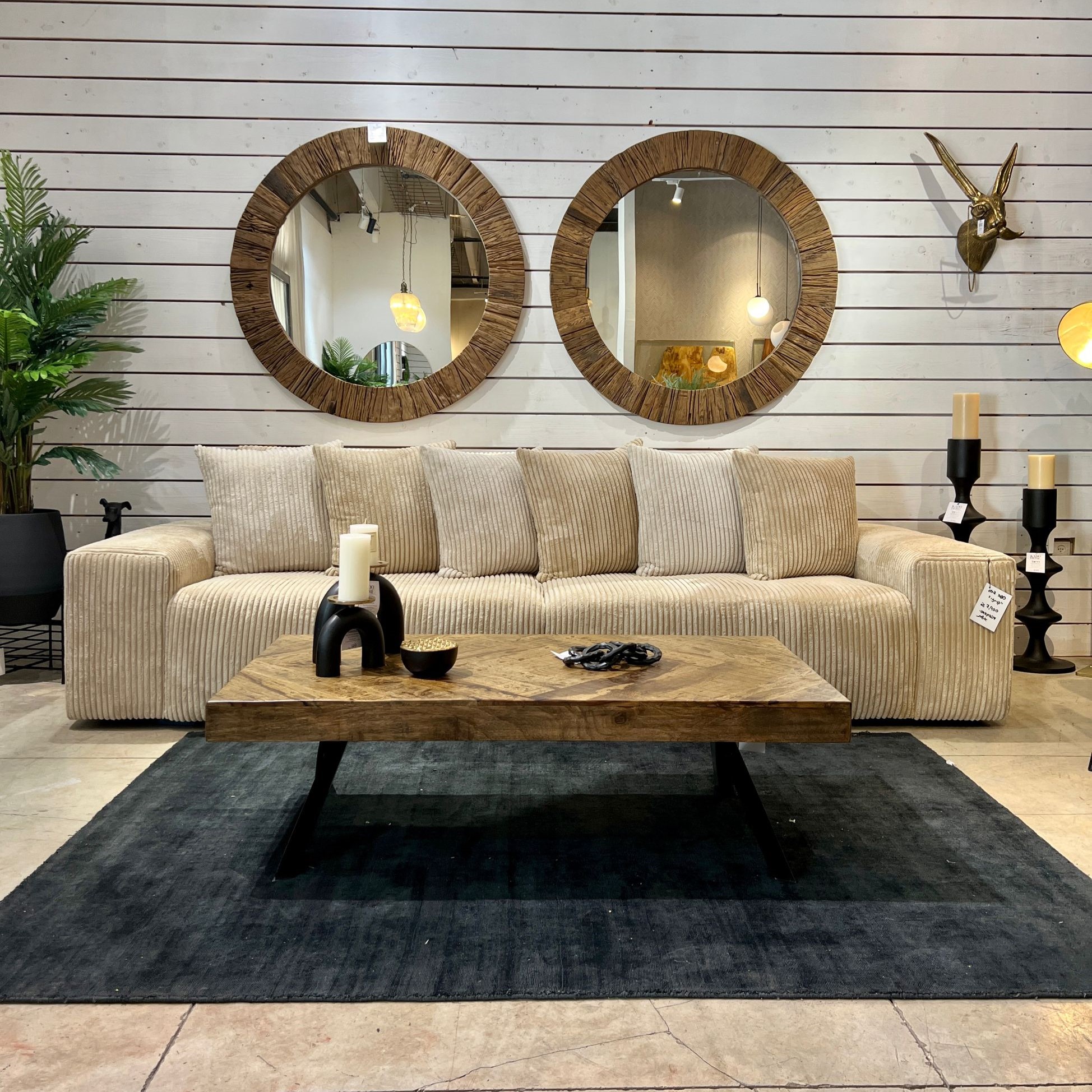 פמוט רצפה שחור דגם רויאל פמוט רצפה שחור דגם רויאל