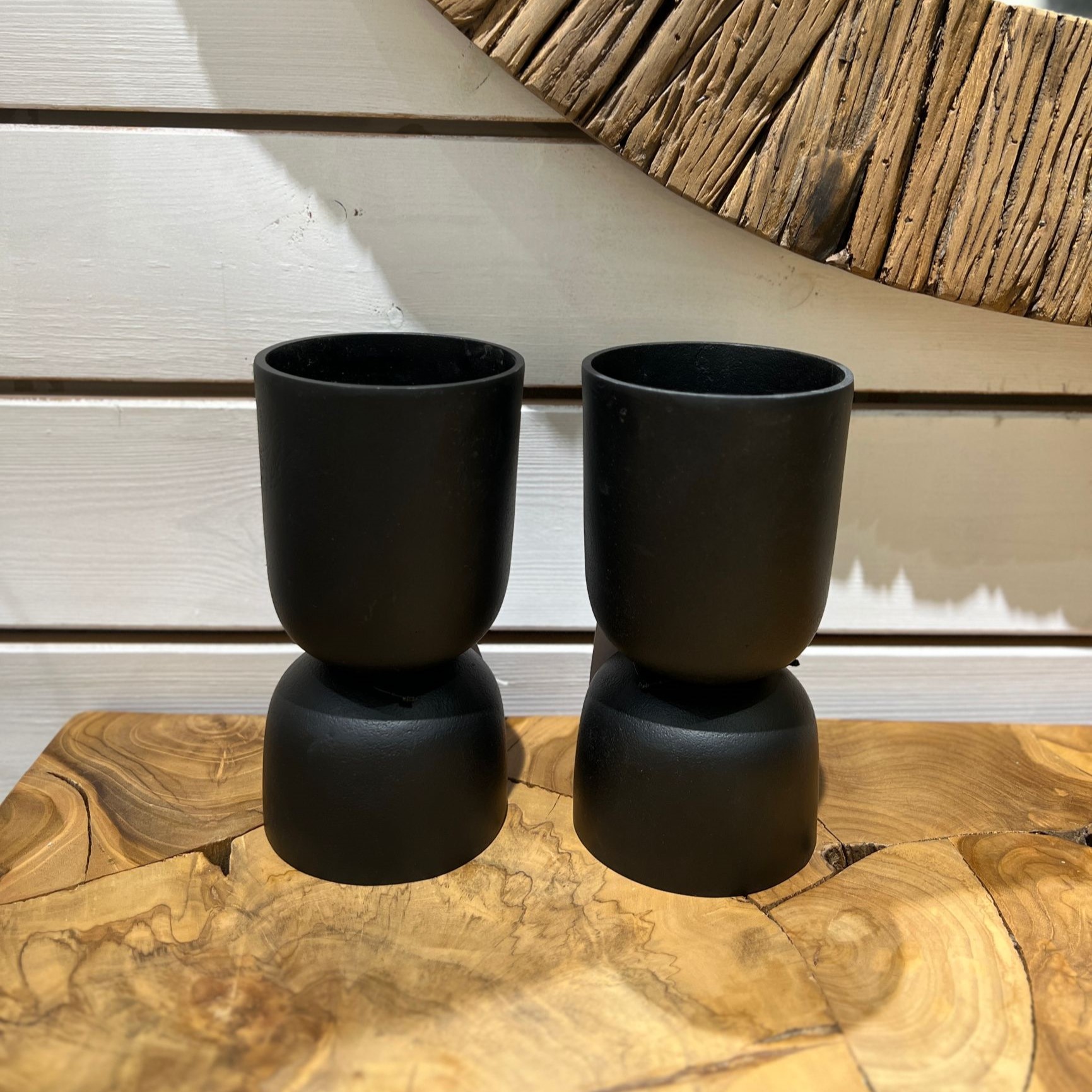 פמוט שחור רחב גדול דגם רויאל פמוט שחור רחב גדול דגם רויאל