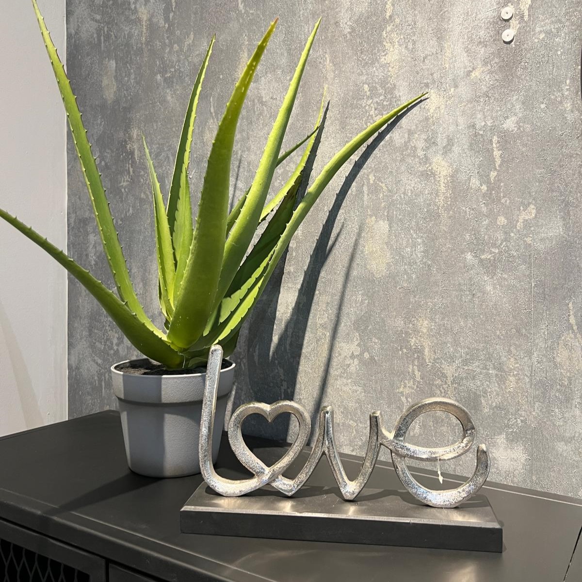 פסל LOVE כסף מעוצב דגם רויאל פסל LOVE כסף מעוצב דגם רויאל