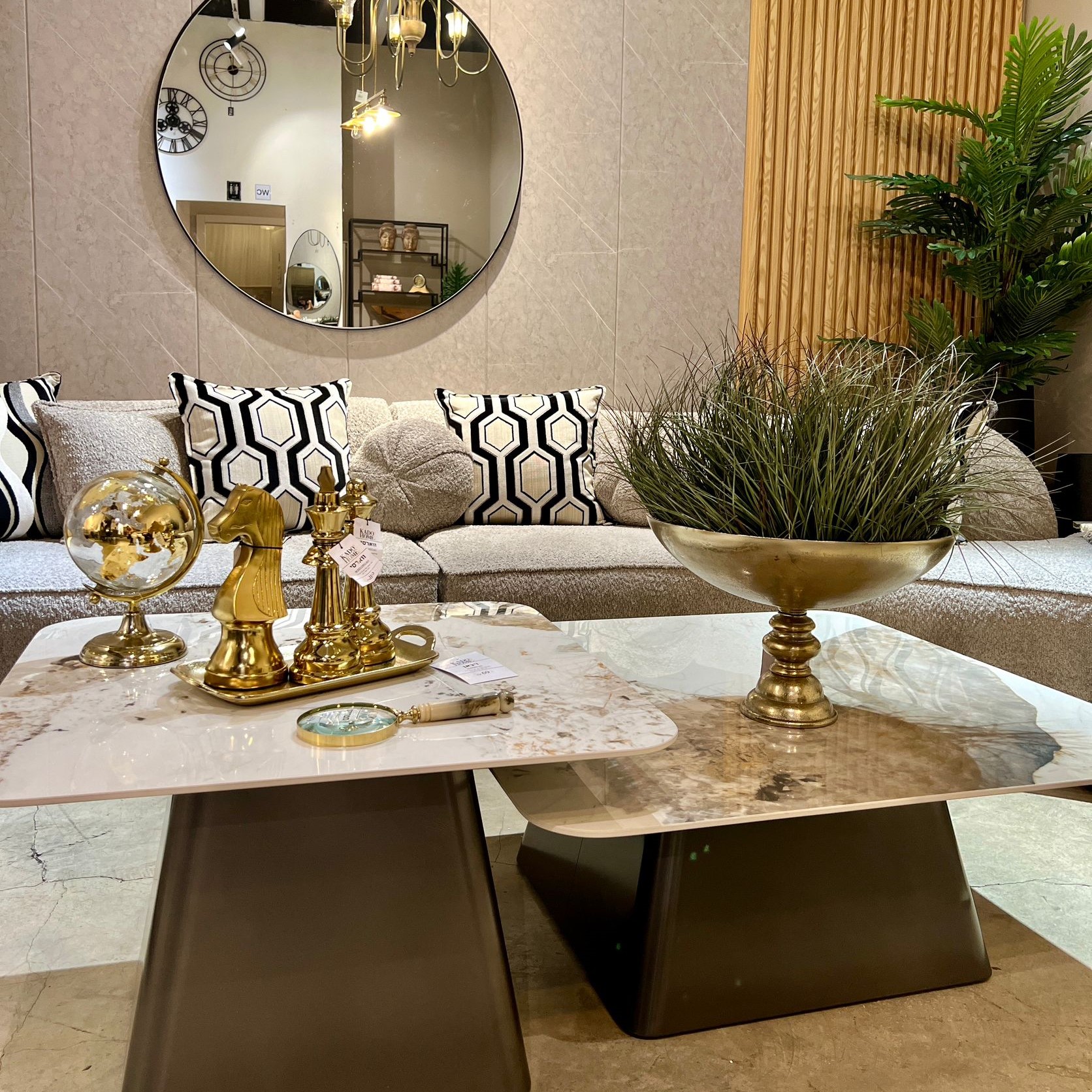 קערה עגולה על רגל זהב דגם רויאל קערה עגולה על רגל זהב דגם רויאל