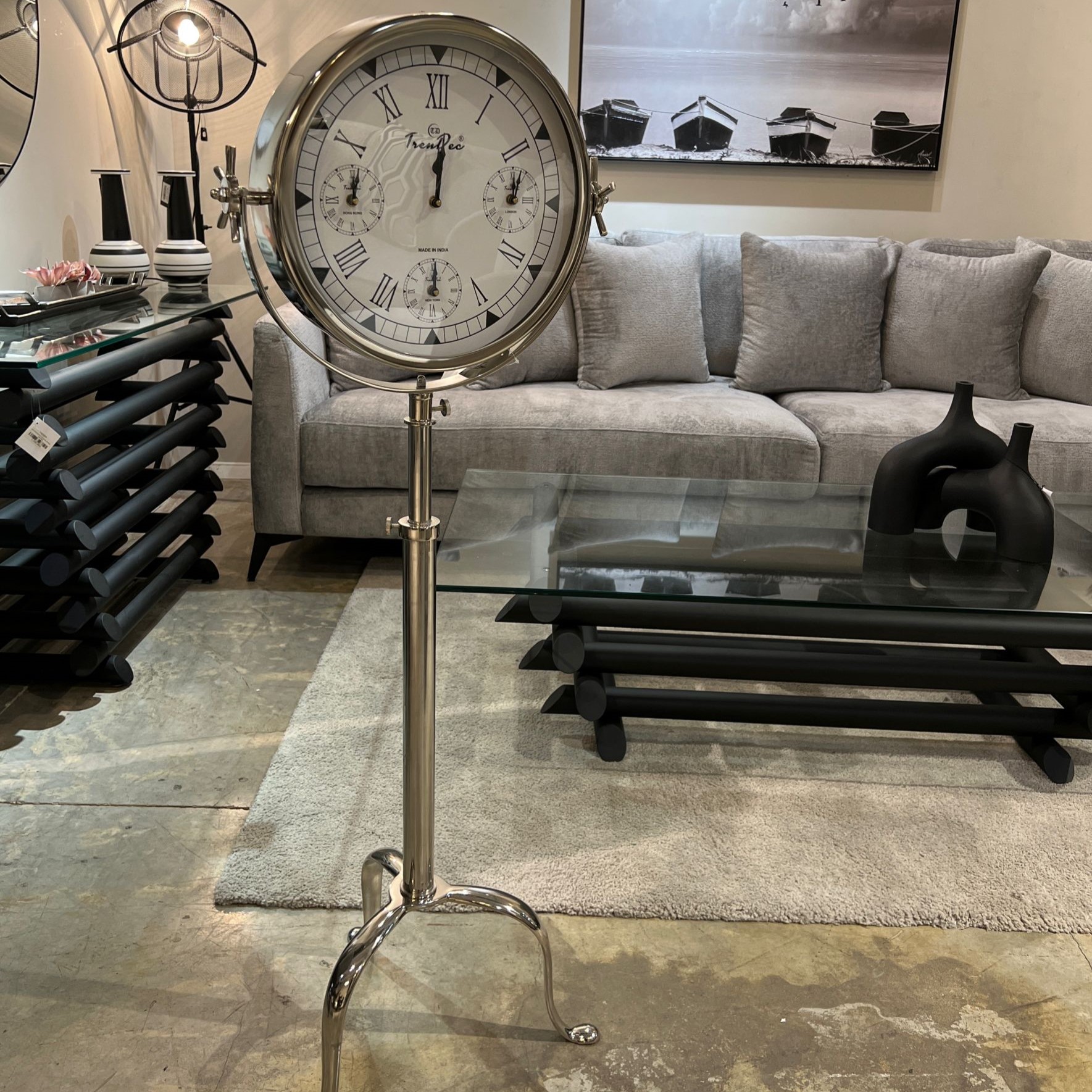 שעון ניקל רצפתי סטנד 3 רגליים שעון ניקל רצפתי סטנד 3 רגליים