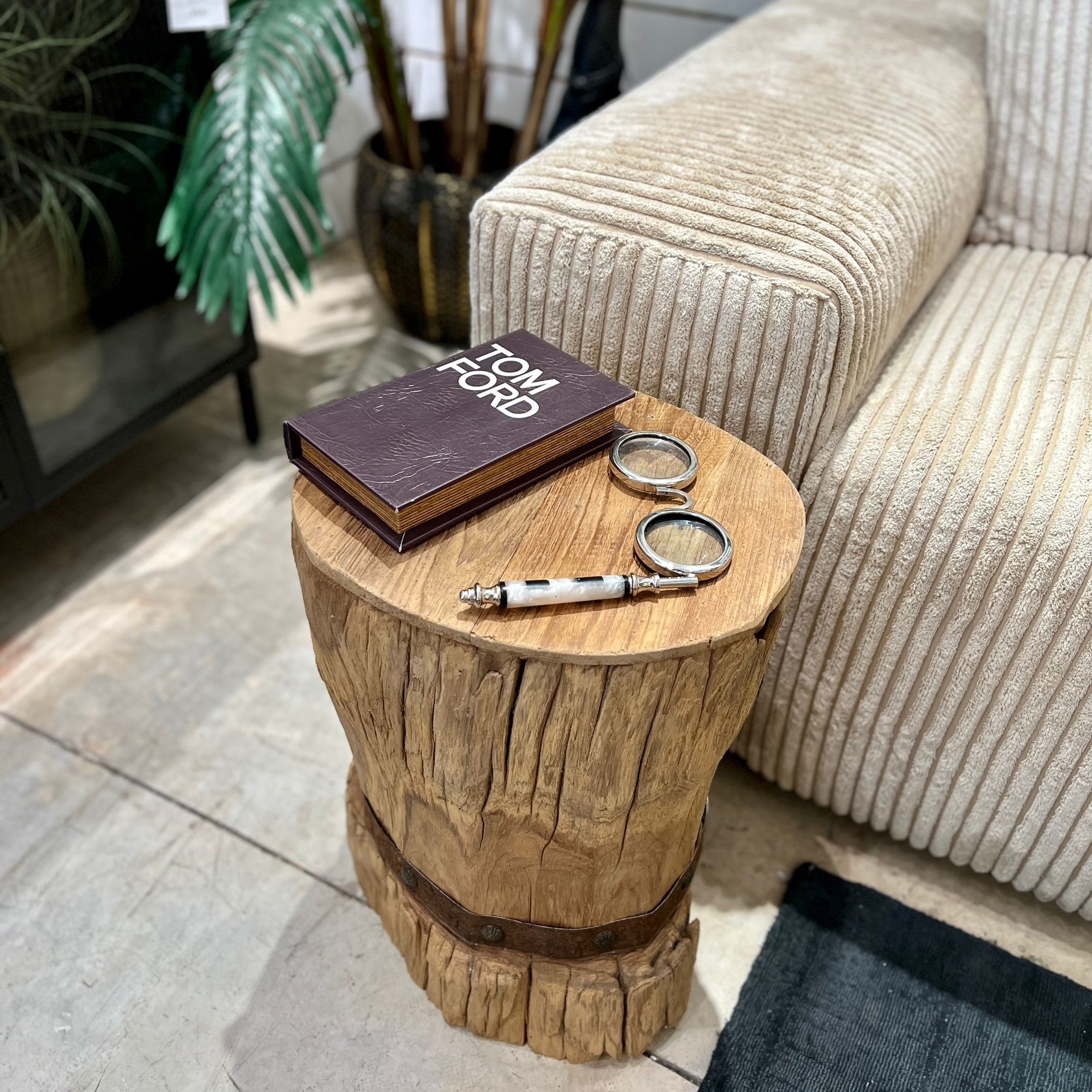 משקפי מגדלת ידית שנהב דגם מטריקס משקפי מגדלת ידית שנהב דגם מטריקס