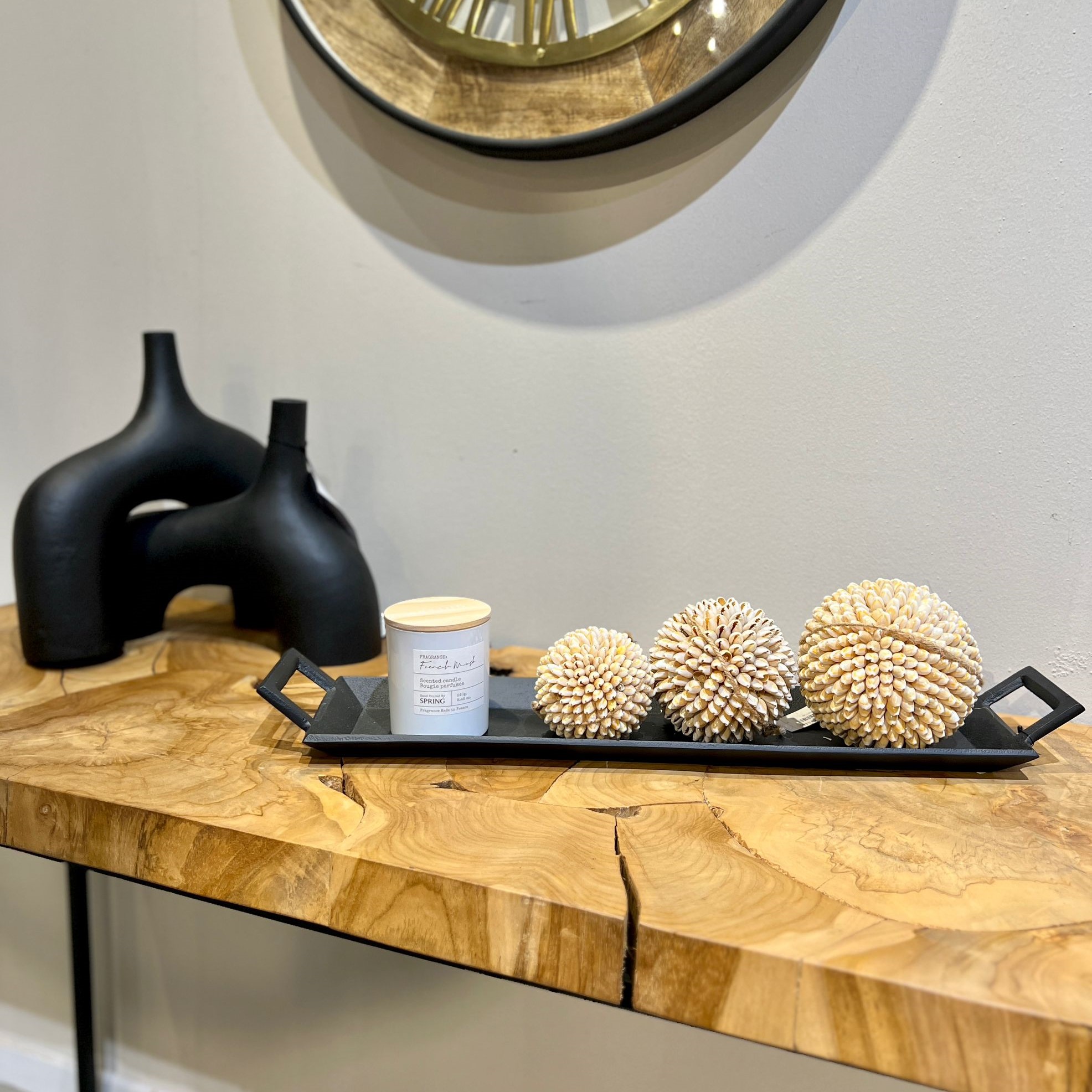 נר אגרטל לבן 240 ג'+ מכסה עץ נר אגרטל לבן 240 ג'+ מכסה עץ