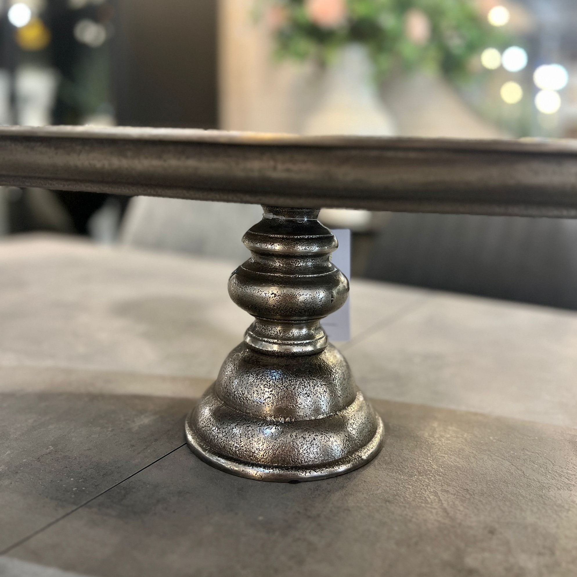 קערה אובאלית על רגל פיוטר דגם רויאל קערה אובאלית על רגל פיוטר דגם רויאל