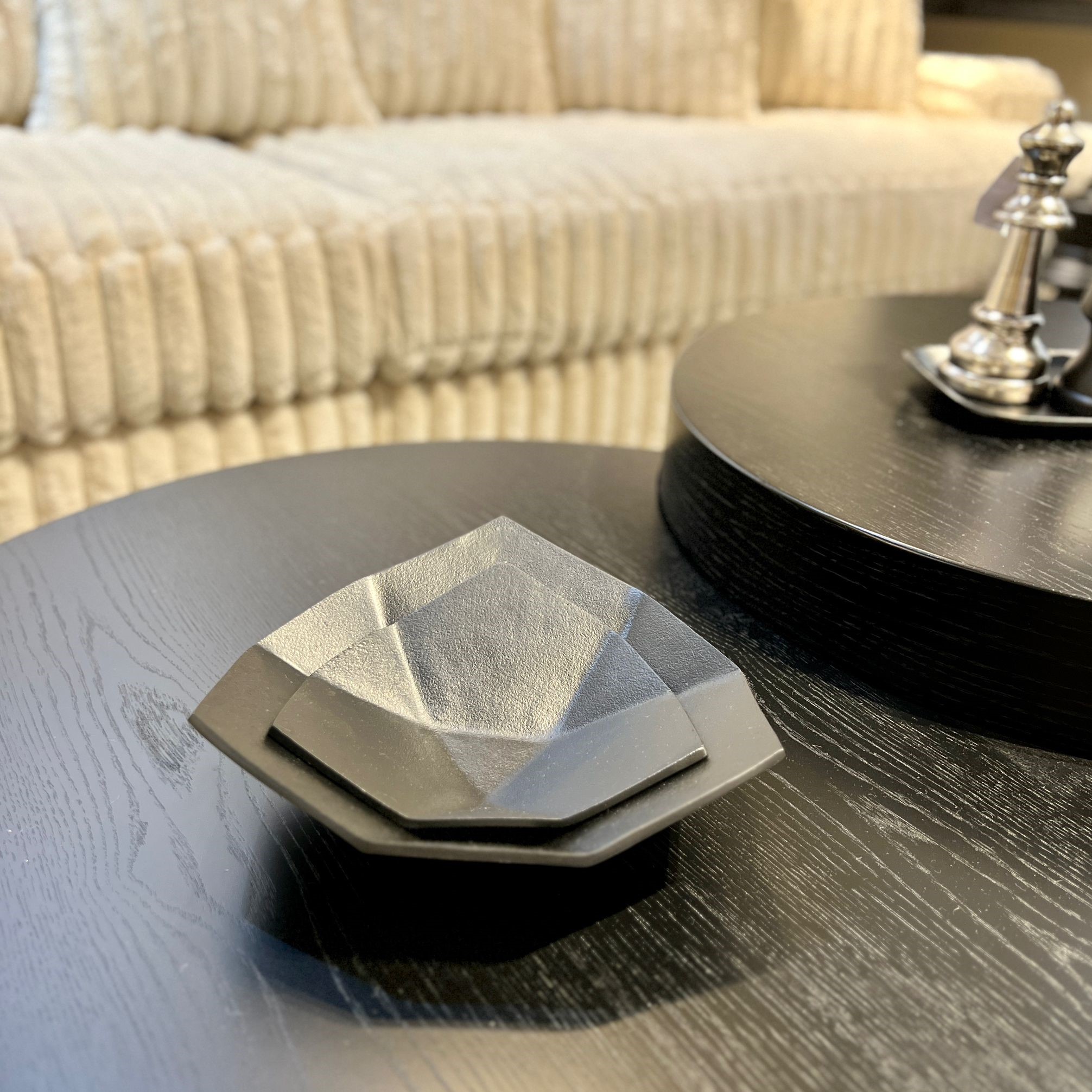 קערה ברזל זויות שחור קערה ברזל זויות שחור