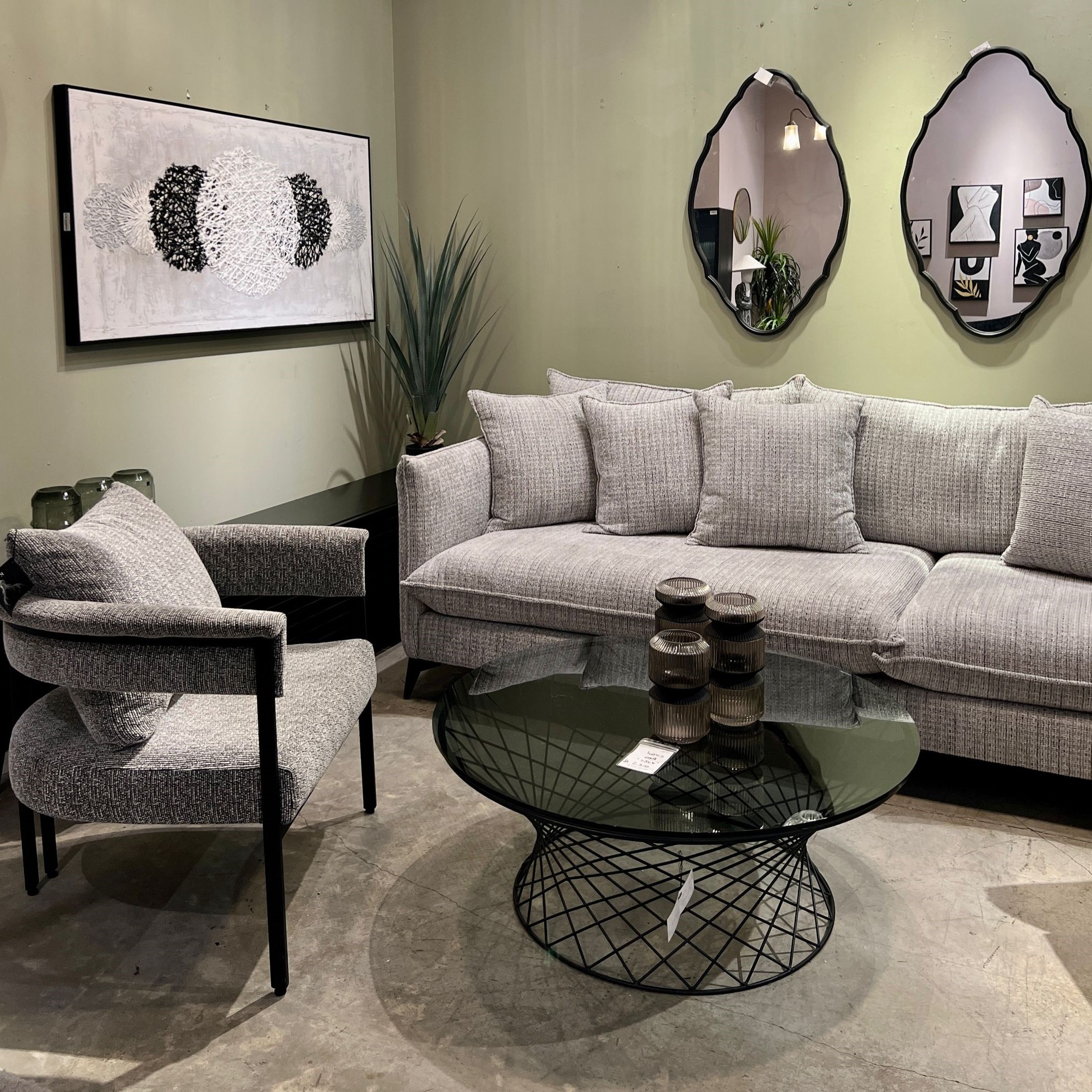 שולחן סלון עגול דגם רשת קימי זכוכית כהה