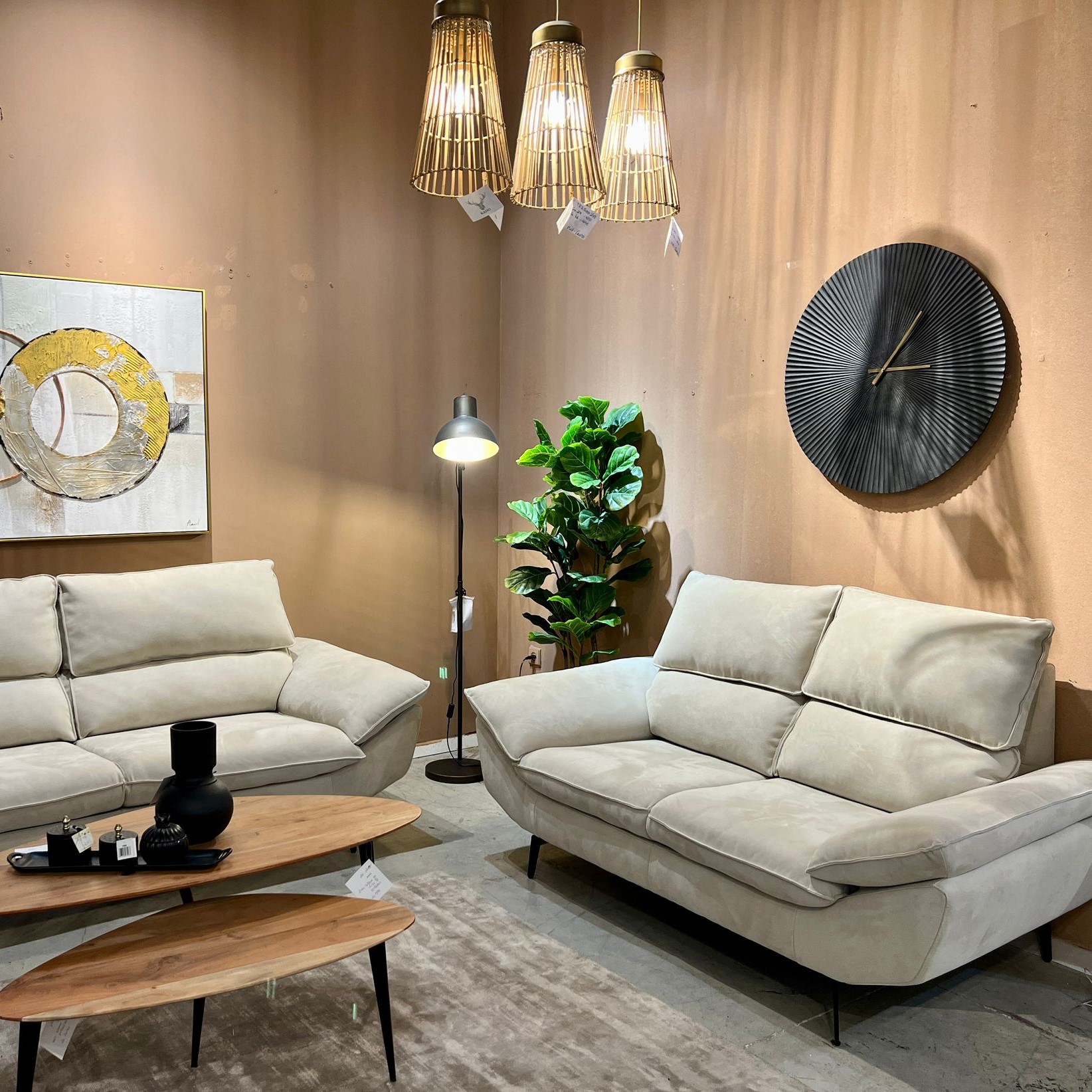 שעון מתכת שחור ריקועים דגם רויאל שעון מתכת שחור ריקועים דגם רויאל