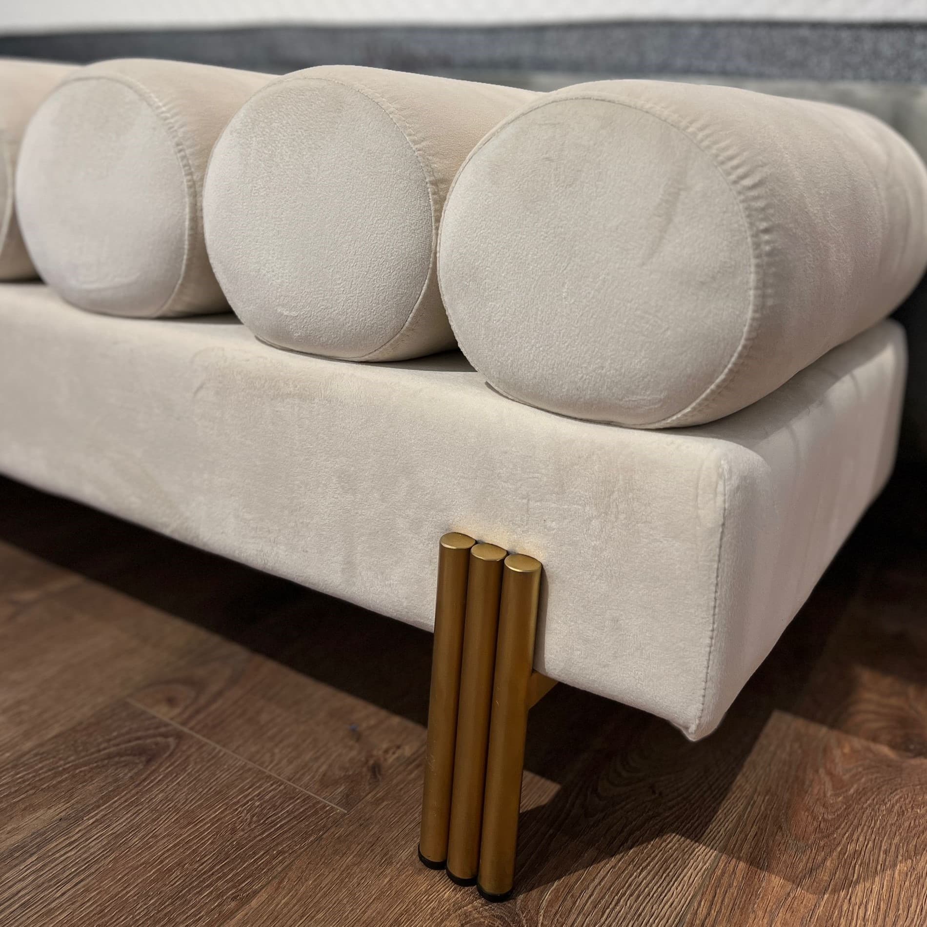 הדום דגם בלה ויויאן הדום דגם בלה ויויאן