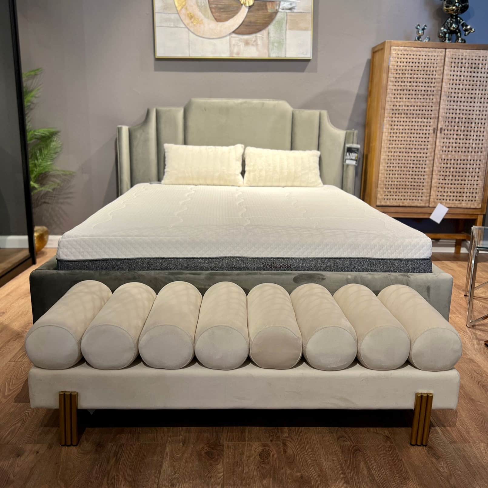 הדום דגם בלה ויויאן הדום דגם בלה ויויאן