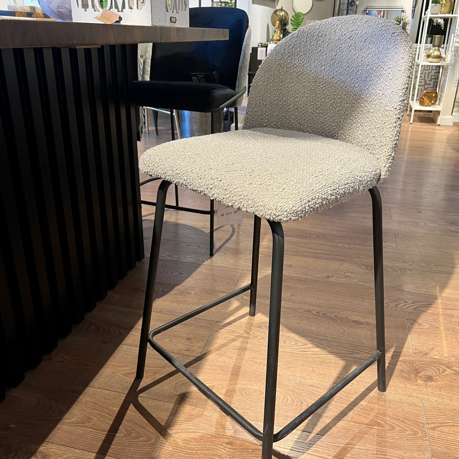 כיסא בר יוקרתי דגם קאת | בעיצוב אישי כיסא בר יוקרתי דגם קאת | בעיצוב אישי