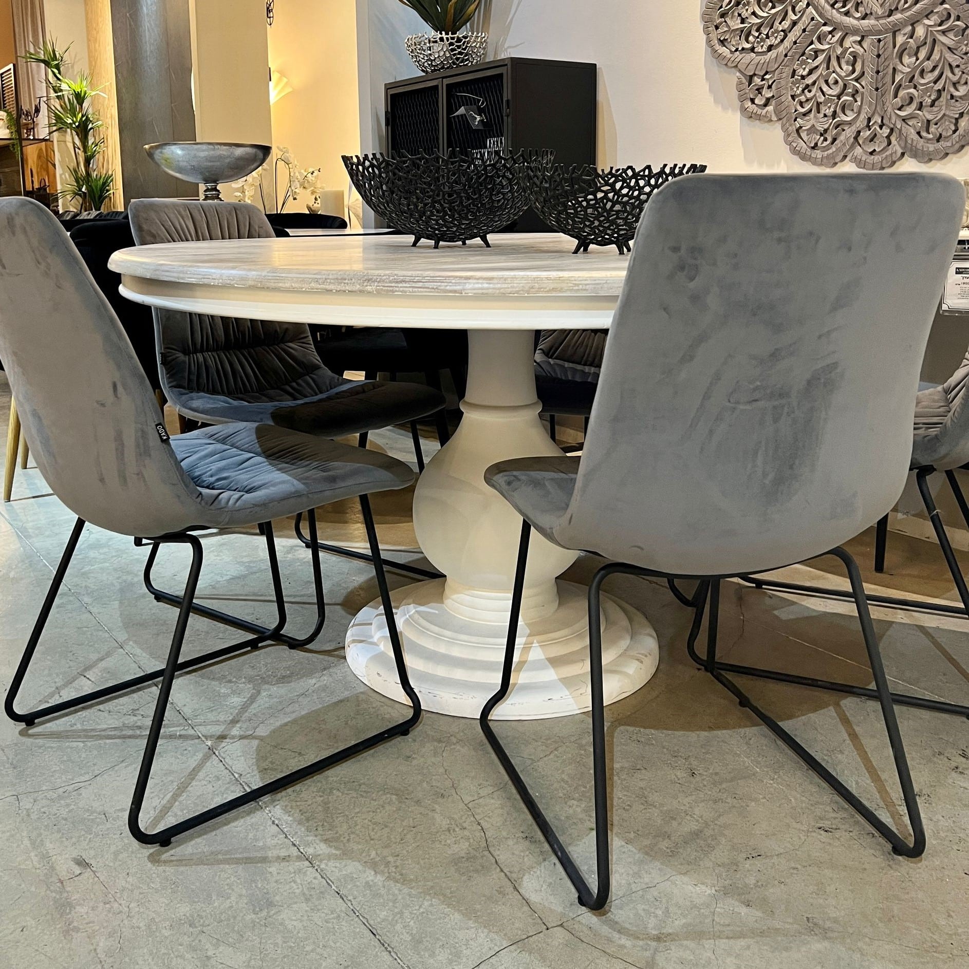 כיסא פינת אוכל מעוצב קטיפה אפור דגם גאיה - 3 אחרונים בחיסול! כיסא פינת אוכל מעוצב קטיפה אפור דגם גאיה - 3 אחרונים בחיסול!