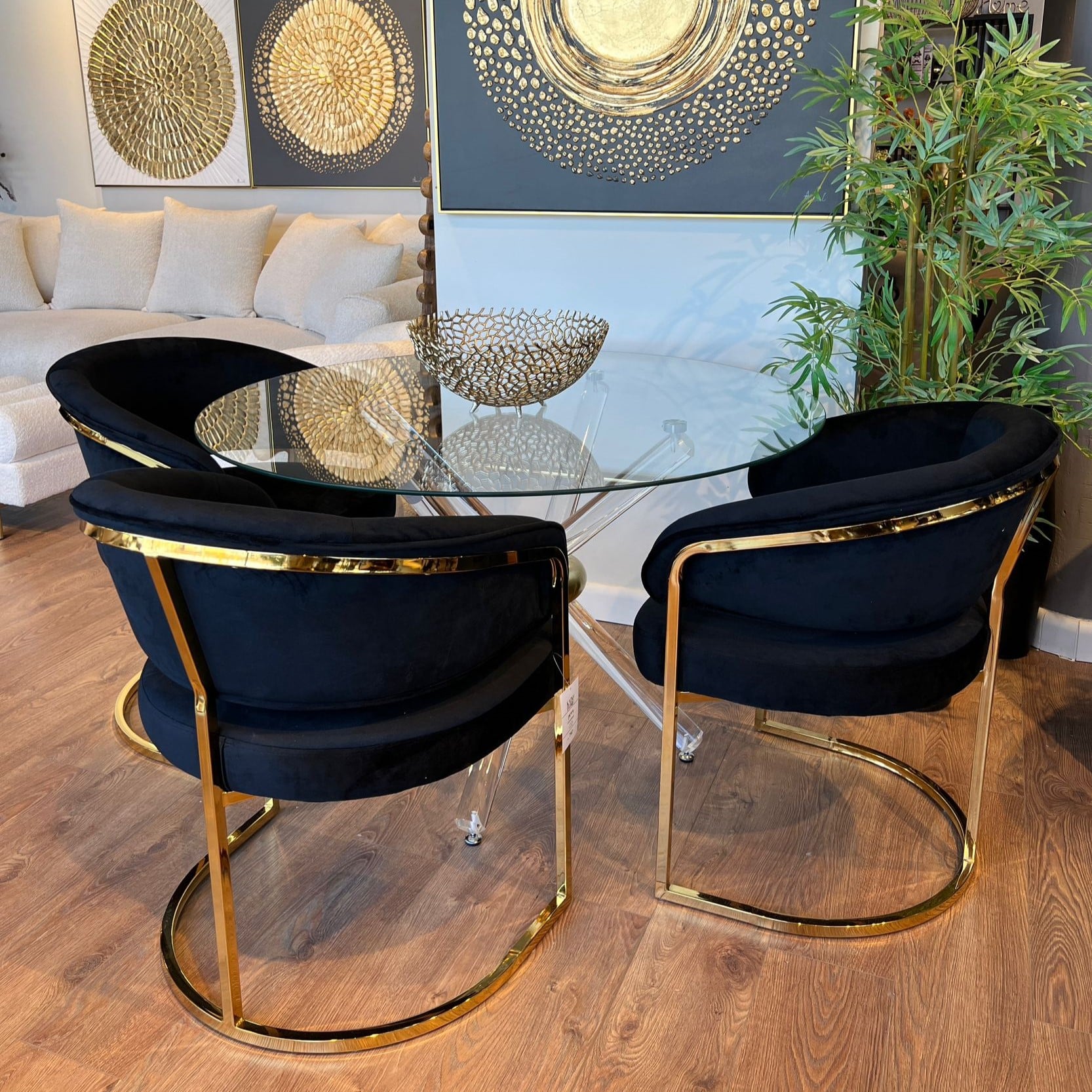 כיסא דגם ויויאן קטיפה שחור כיסא דגם ויויאן קטיפה שחור