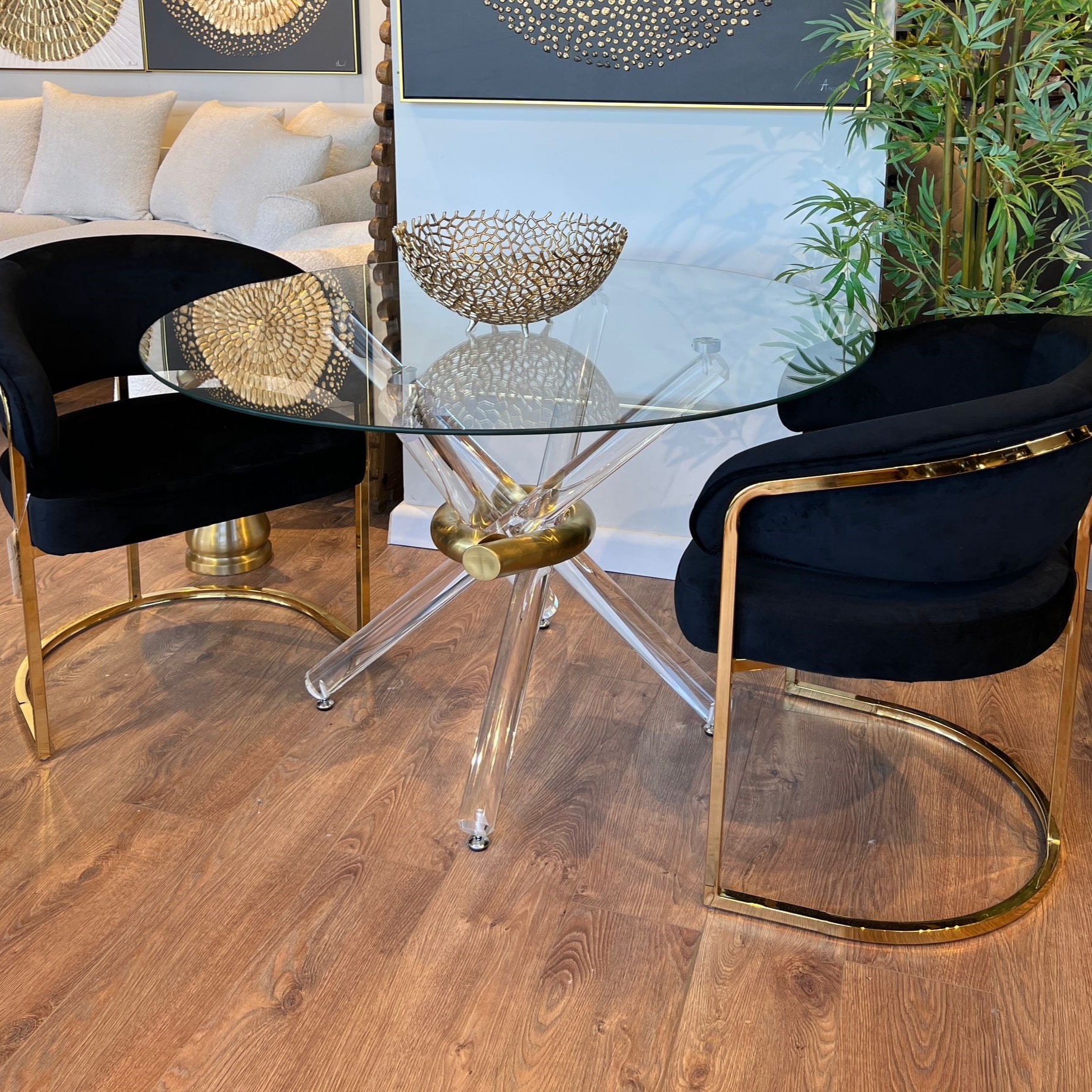 כיסא דגם ויויאן קטיפה שחור כיסא דגם ויויאן קטיפה שחור