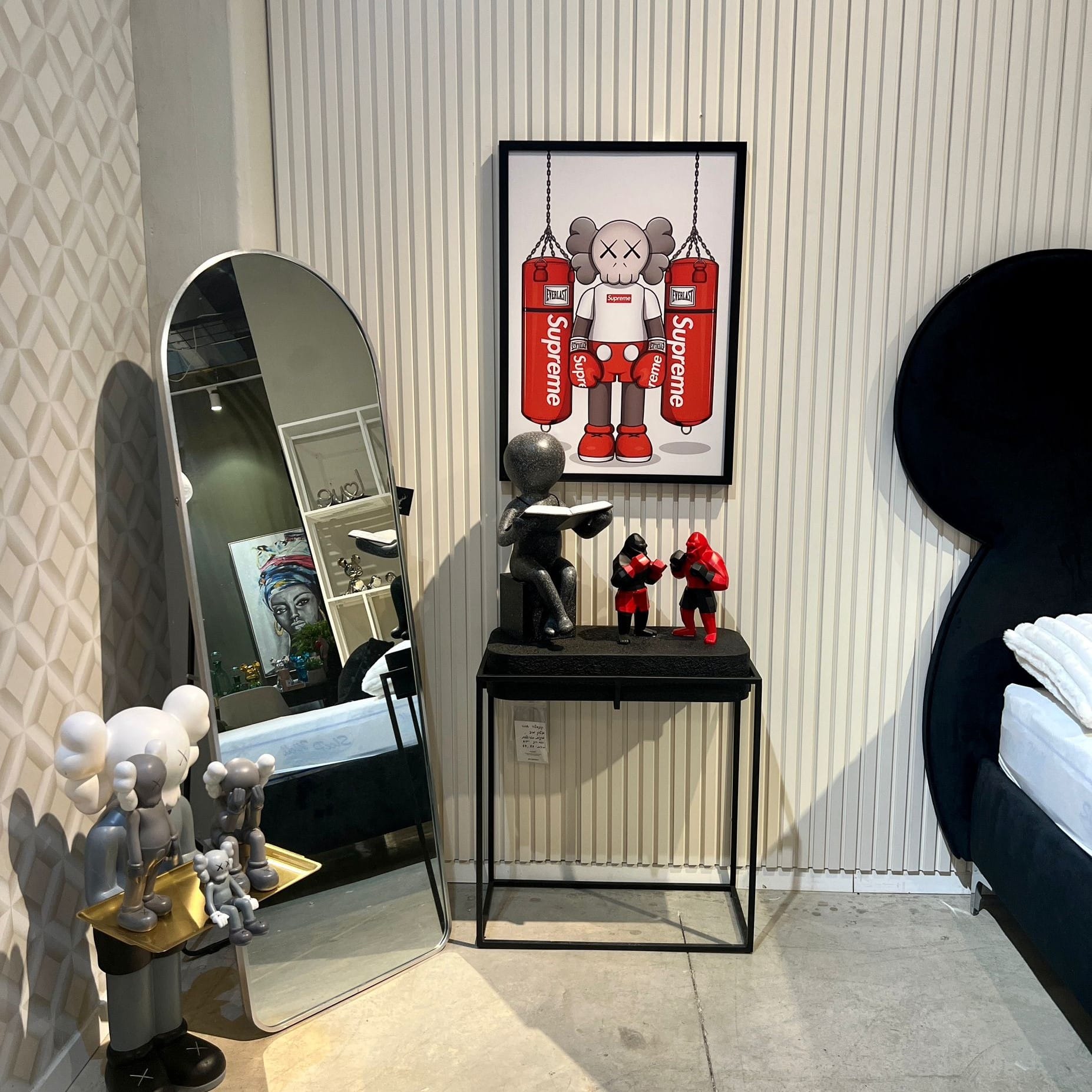 תמונת קנבס 50/70 מסגרת שחורה מוריאל