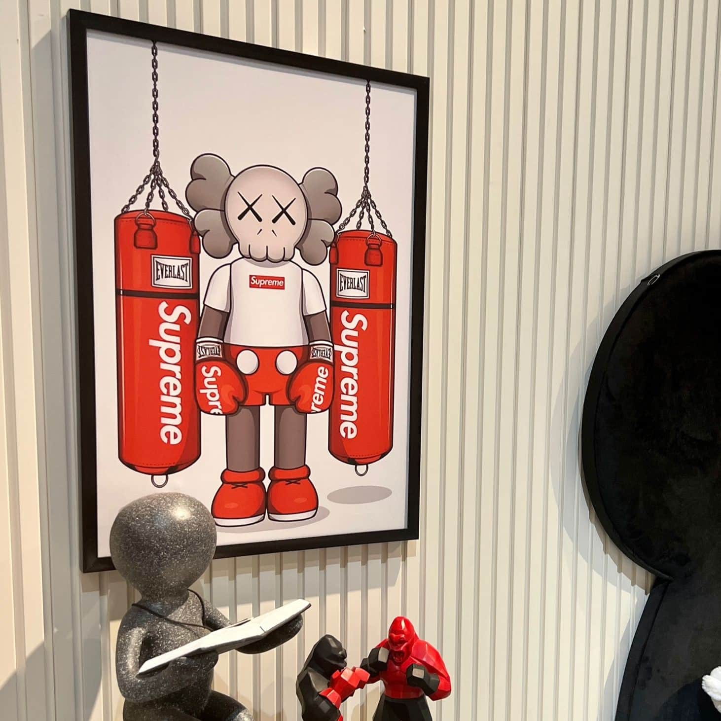 תמונת קנבס 50/70 מסגרת שחורה מוריאל