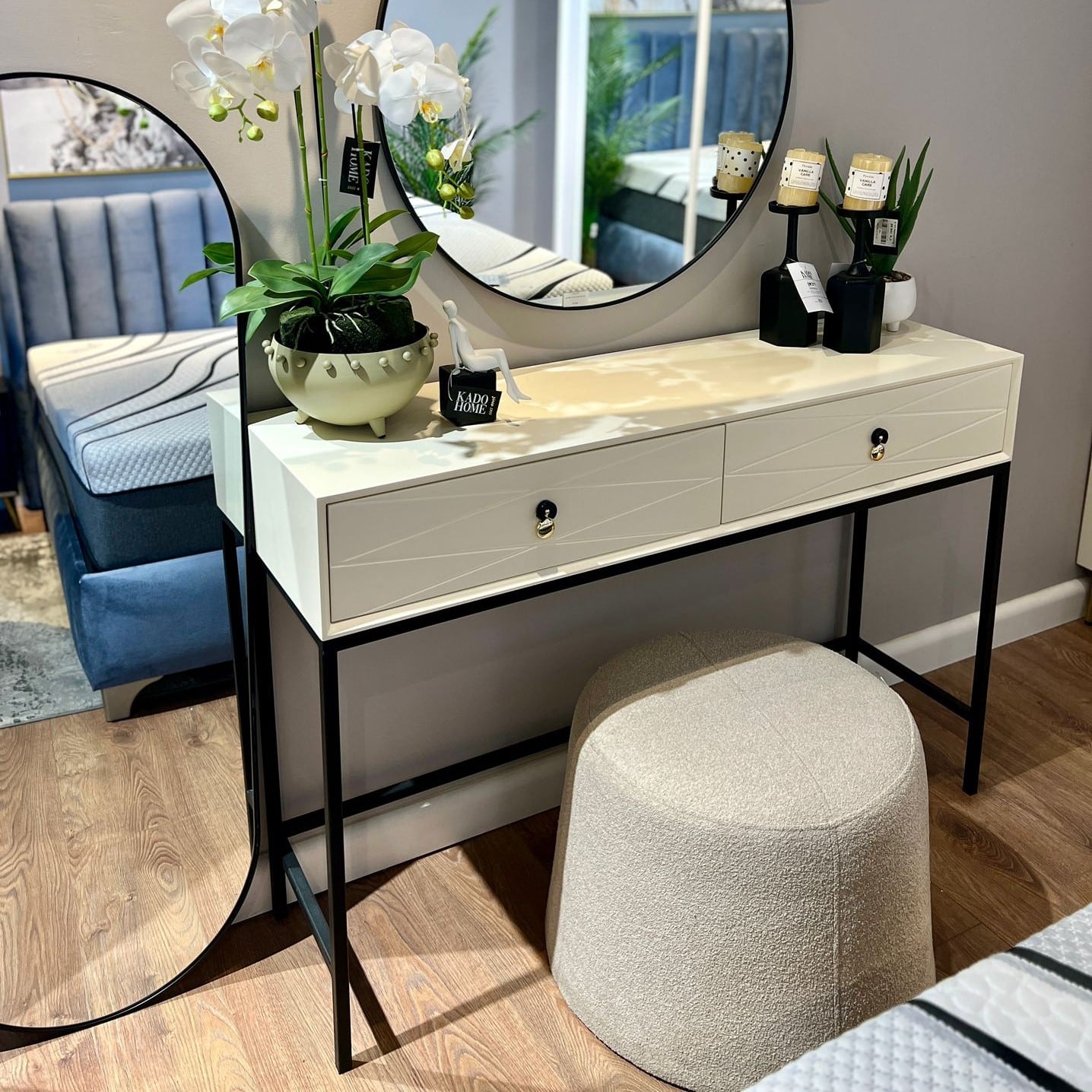 קונסולה דגם חריטה קונסולה דגם חריטה