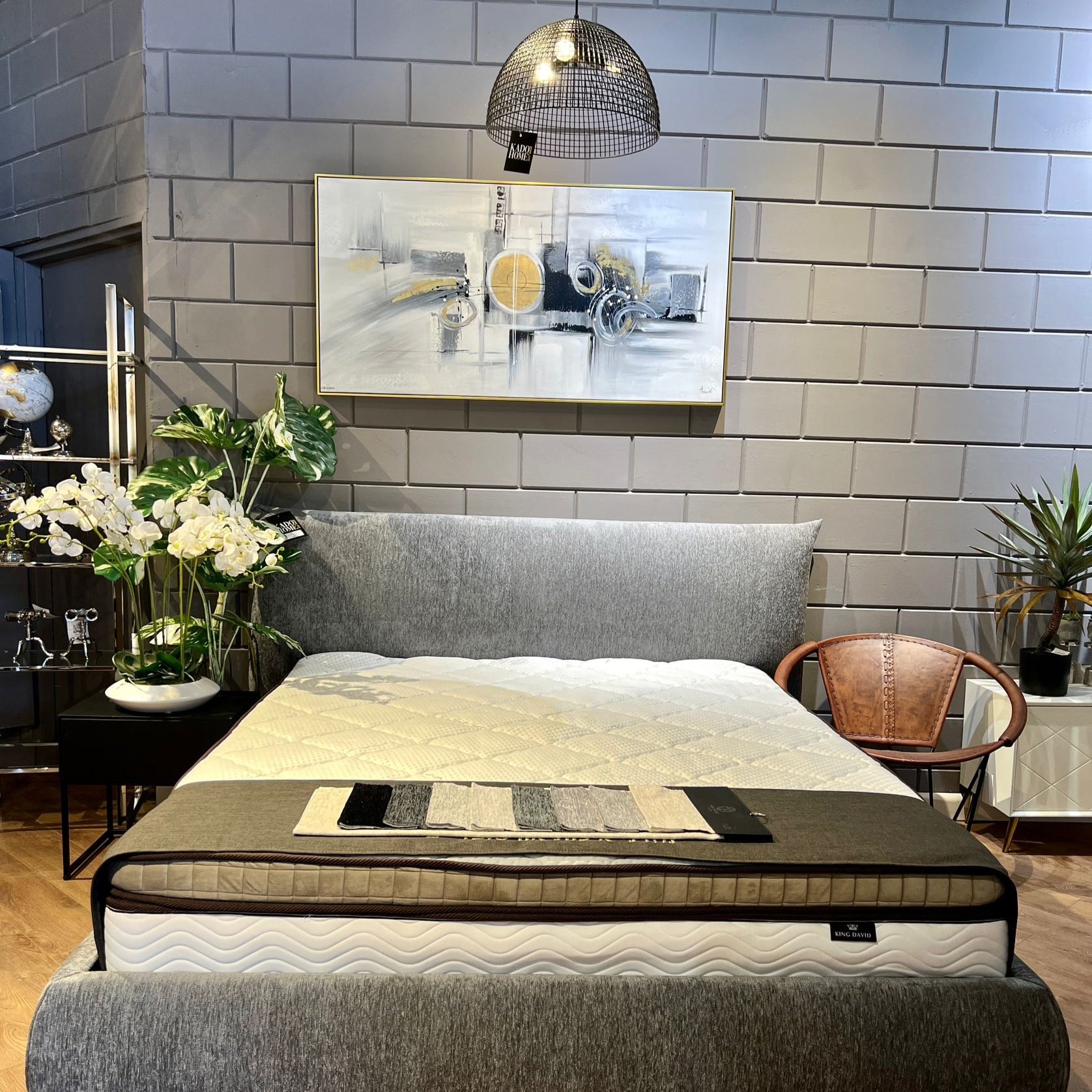 תמונה אנאל עבודת יד עיגול מרכזי זהב ומסגרת 70/140 תמונה אנאל עבודת יד עיגול מרכזי זהב ומסגרת 70/140