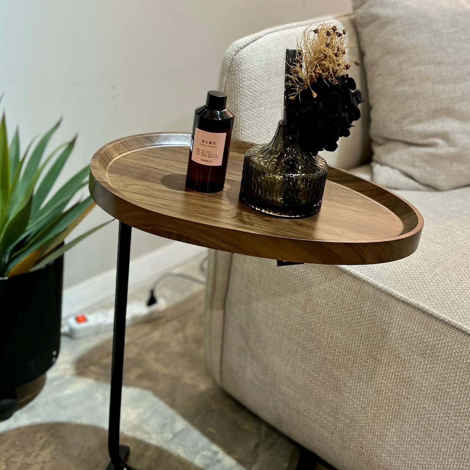 בקבוק מפיץ ריח פרחים שחורים דגם איקו בקבוק מפיץ ריח פרחים שחורים דגם איקו