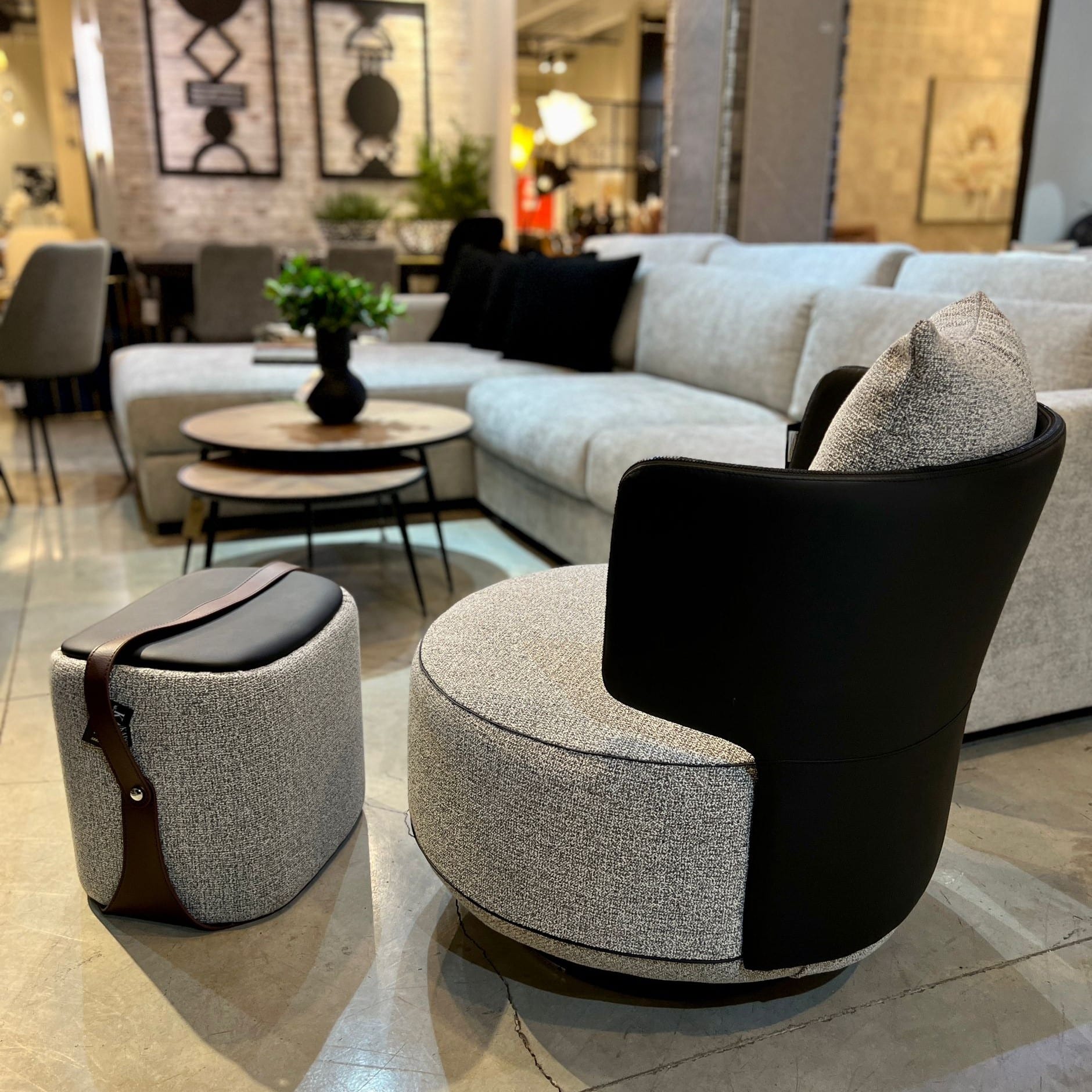 הדום רולקס דגם קימי ידית ומושב שחור אריג שחור לבן הדום רולקס דגם קימי ידית ומושב שחור אריג שחור לבן