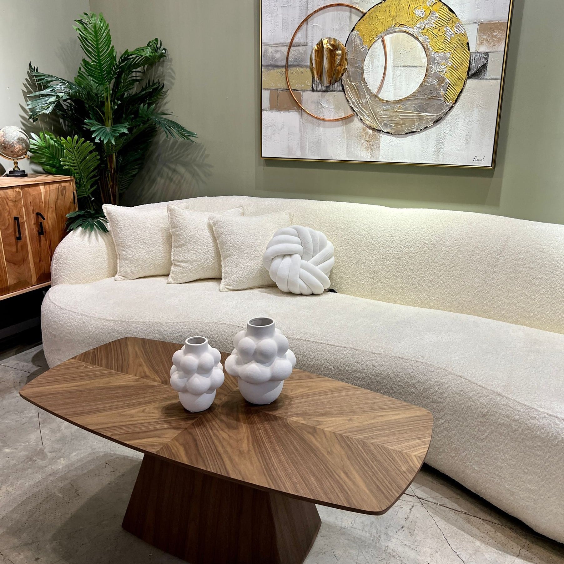 כרית בייגלה עגולה שמנת דגם איקו כרית בייגלה עגולה שמנת דגם איקו