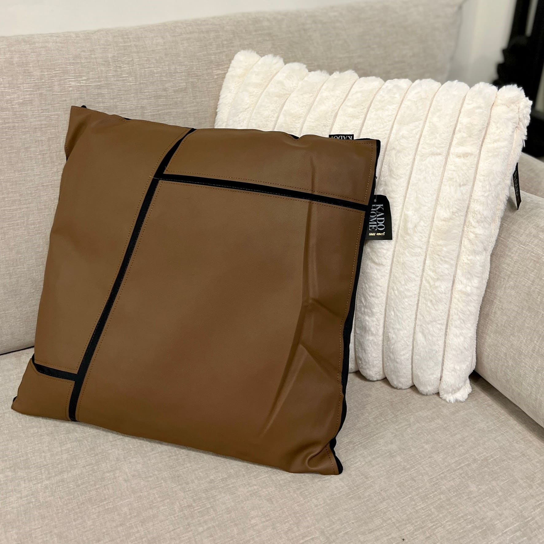 כרית מרובעת דמוי עור כאמל חיתוך כהה דגם איקו