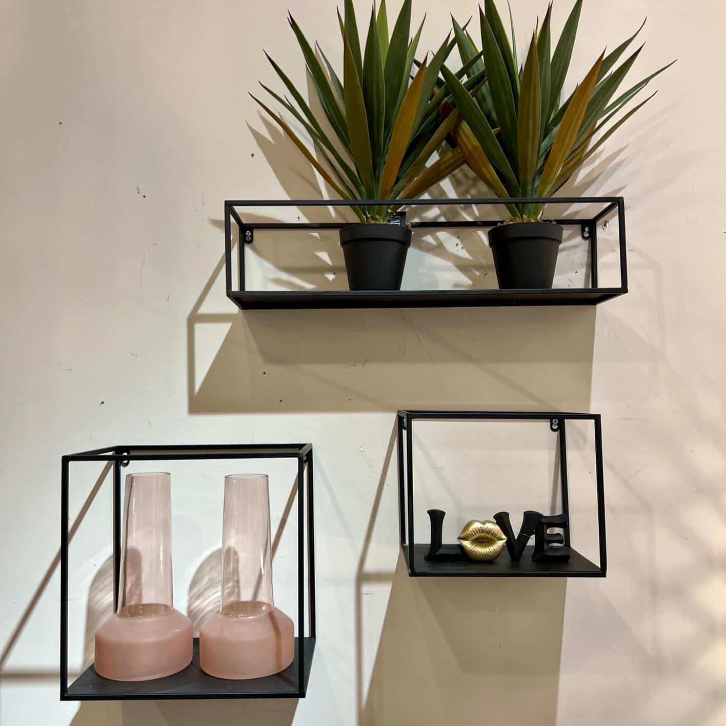 פסל LOVE שפתיים דגם איקו