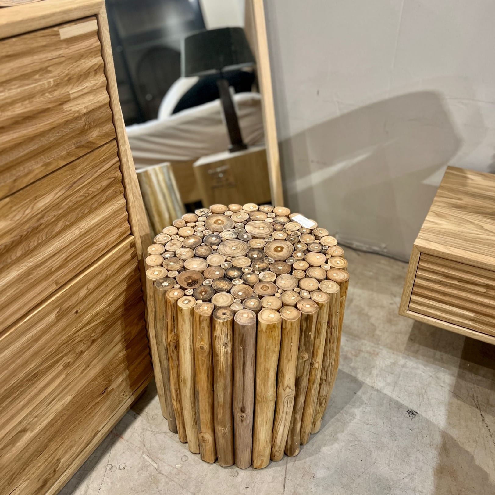 שולחן צד מעמד מעץ טיק צבע טבעי דגם רוס שולחן צד מעמד מעץ טיק צבע טבעי דגם רוס