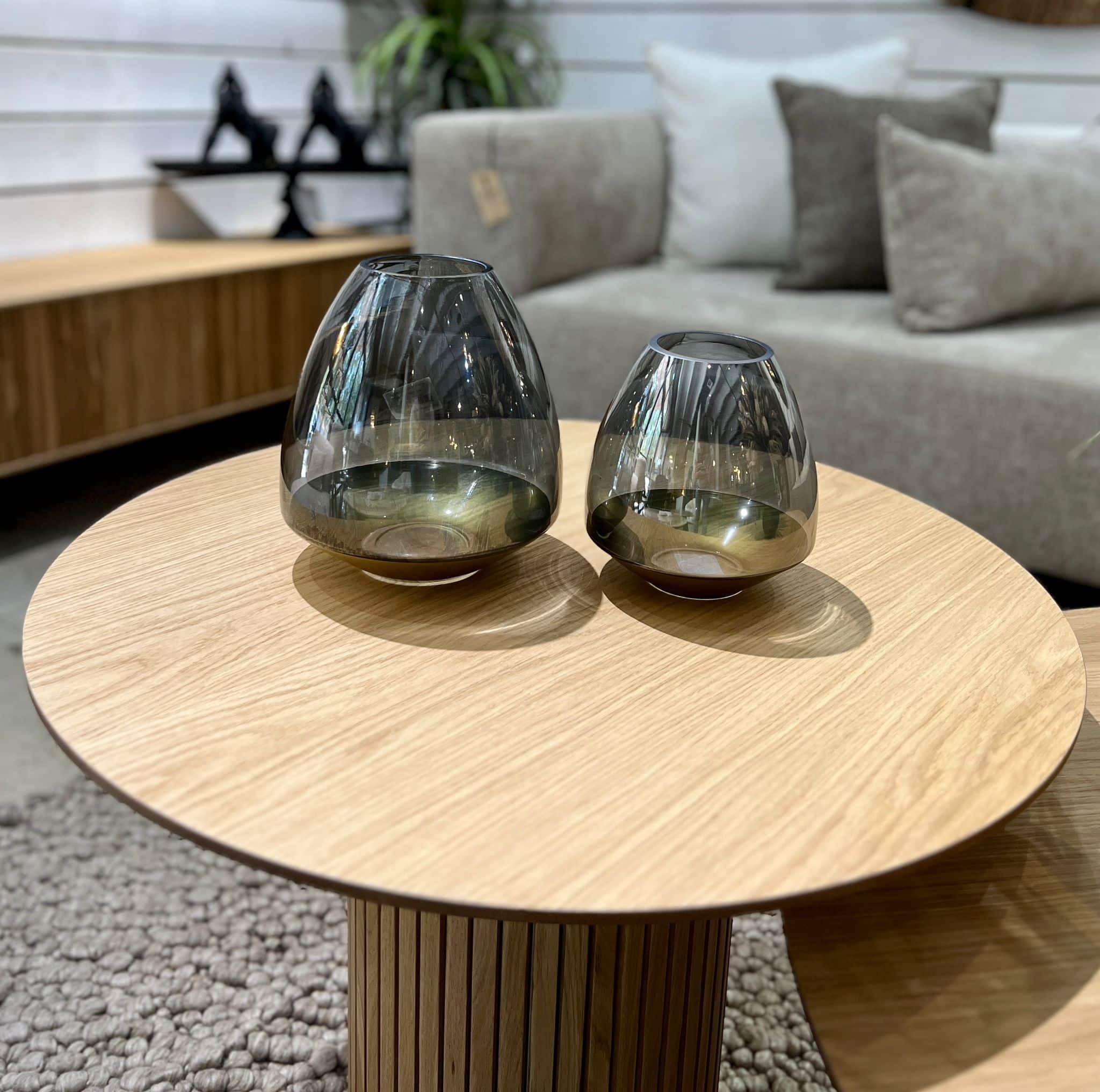 כד זכוכית אפור בסיס זהב