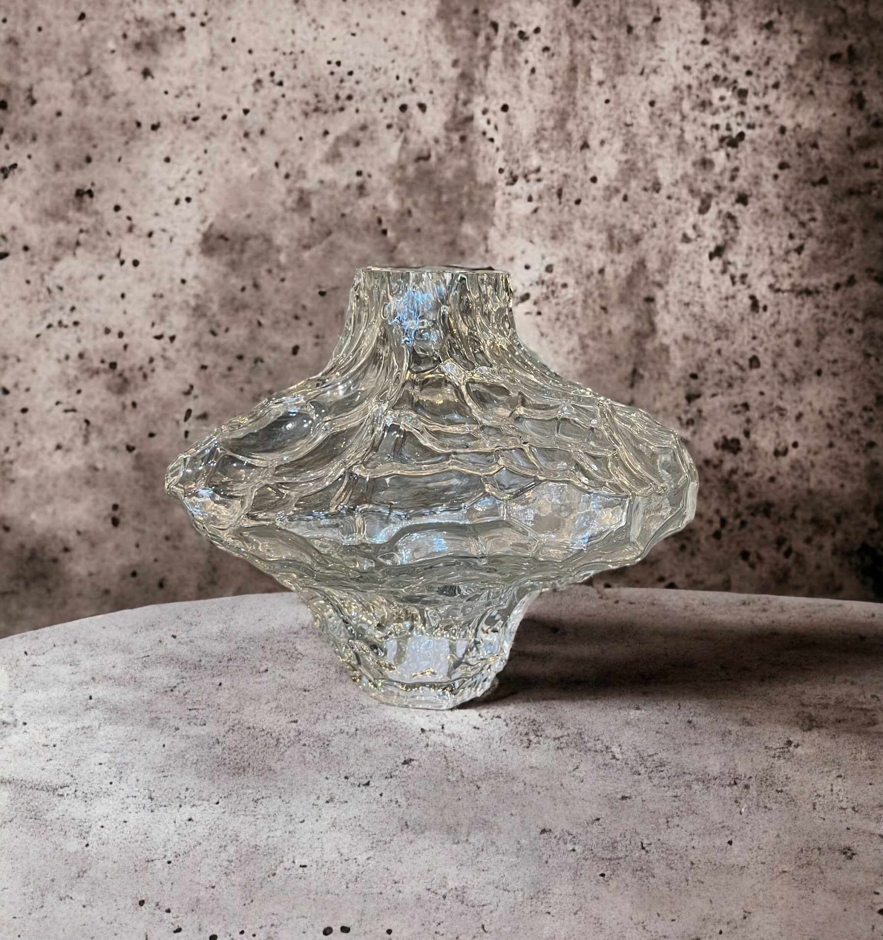 כד זכוכית ריקועים עבודת יד שקוף דגם איקו