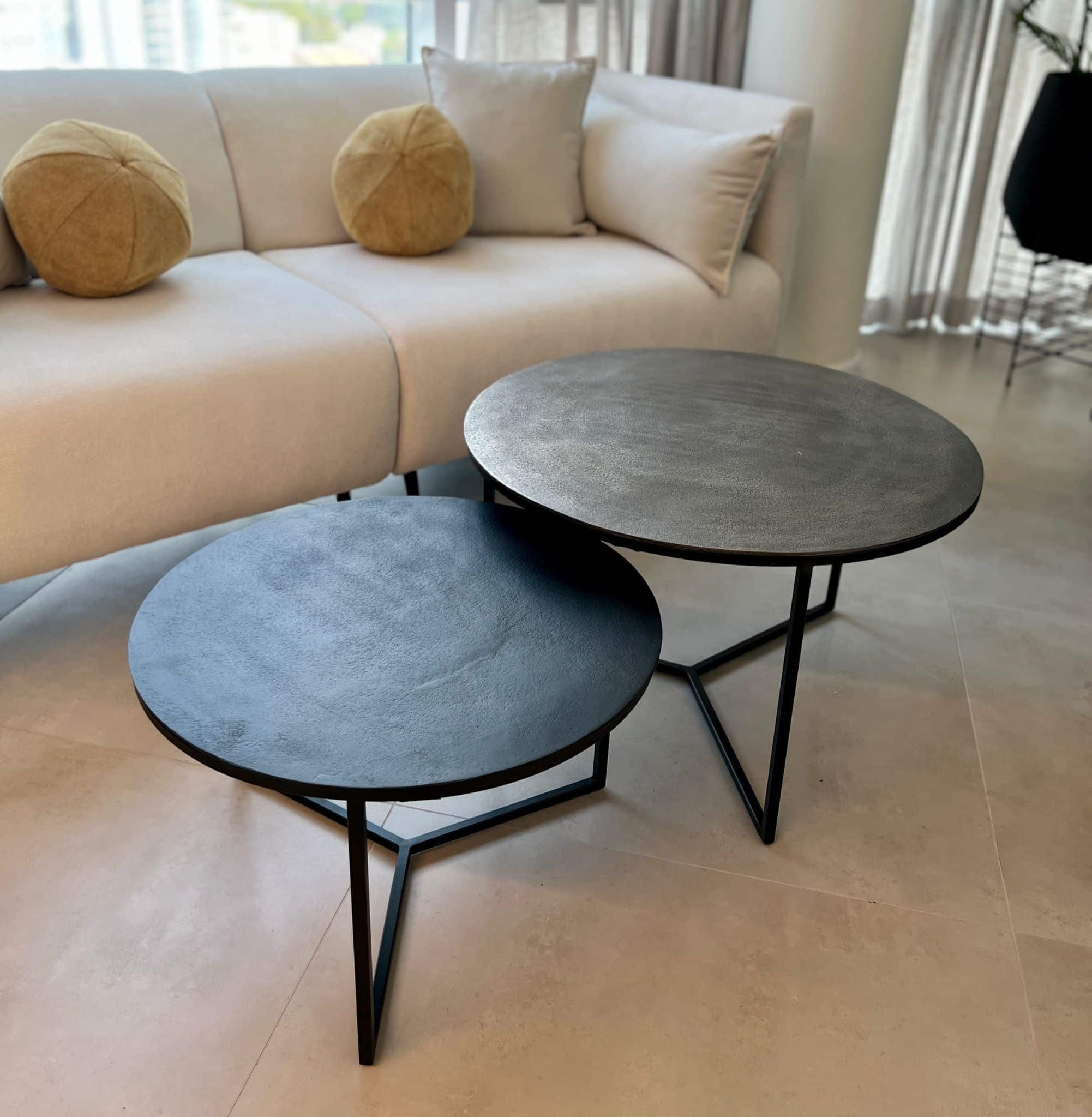 סט שולחנות סלון עגולים מרצדס מגש מתכת פיוטר ושחור - אחרון סט שולחנות סלון עגולים מרצדס מגש מתכת פיוטר ושחור - אחרון