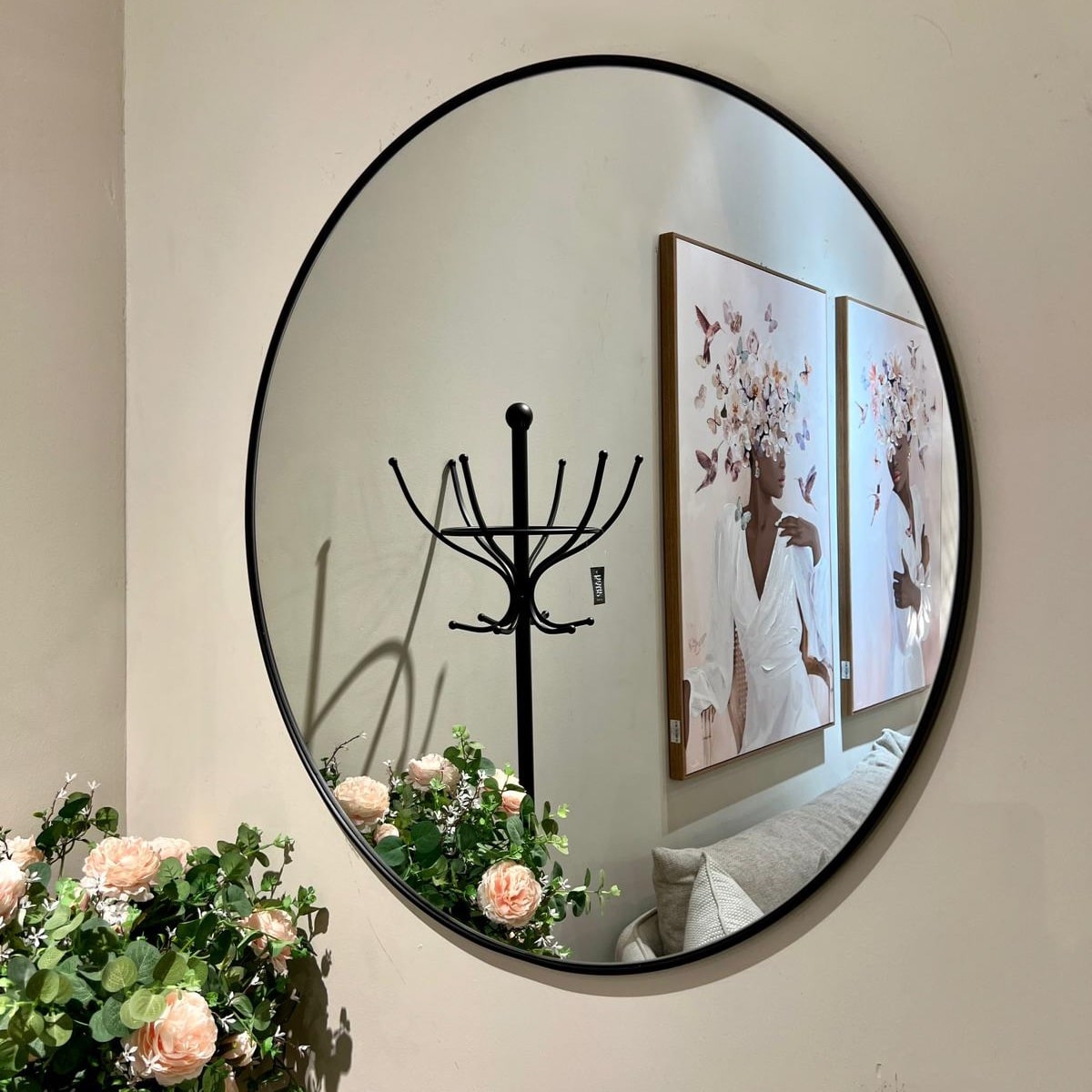 מראה עגולה מסגרת ברזל שחור קוטר 60 דגם איקו מראה עגולה מסגרת ברזל שחור קוטר 60 דגם איקו