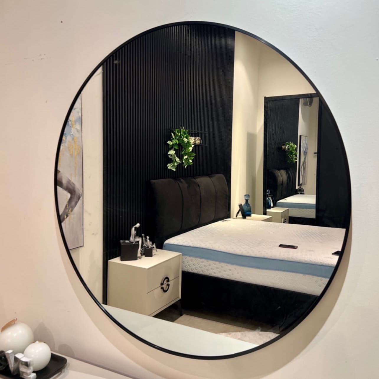 מראה עגולה מסגרת ברזל שחור קוטר 100 דגם איקו מראה עגולה מסגרת ברזל שחור קוטר 100 דגם איקו