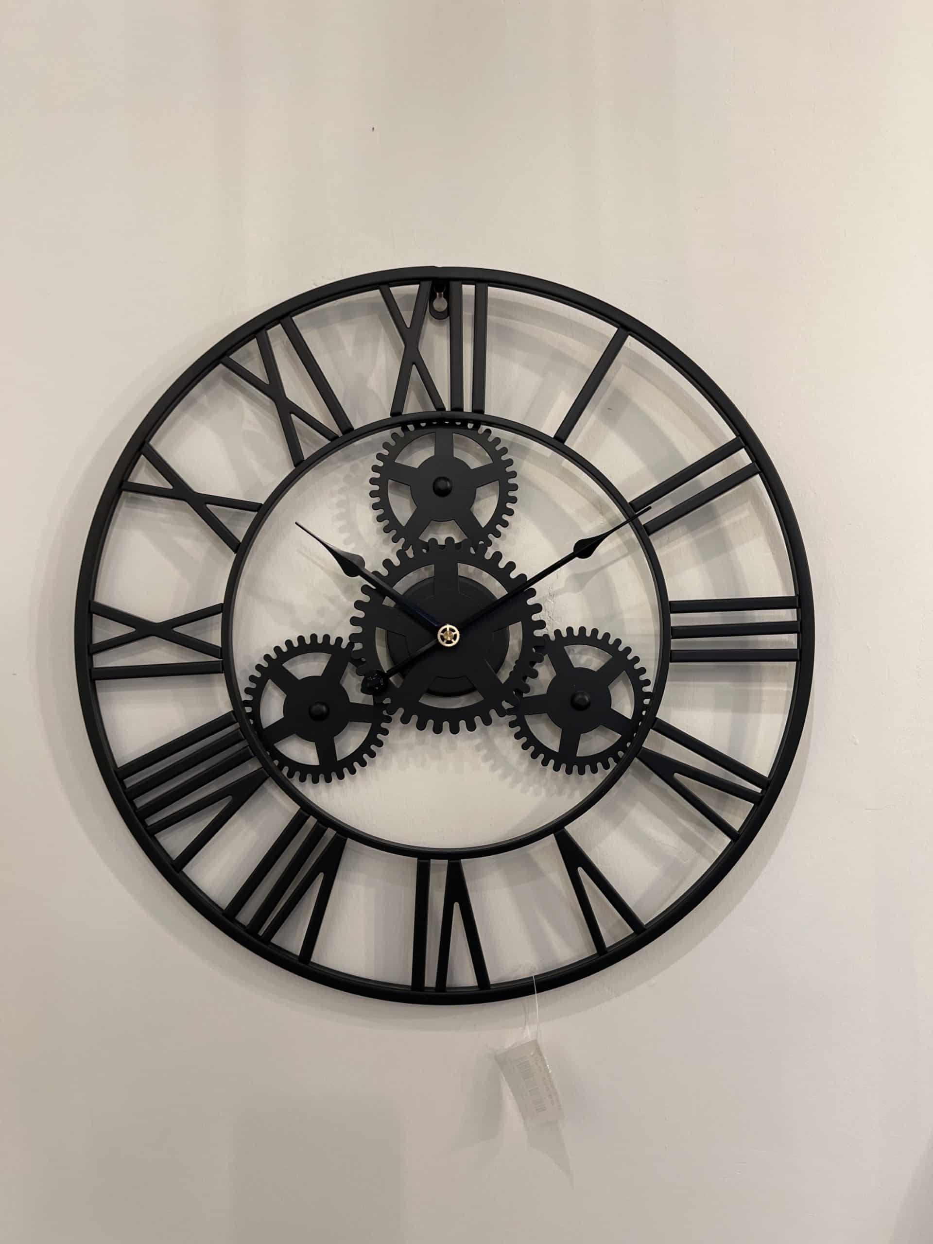 שעון בינוני ברזל שחור חלול מנגנון חשוף מספרים רומיים שעון בינוני ברזל שחור חלול מנגנון חשוף מספרים רומיים