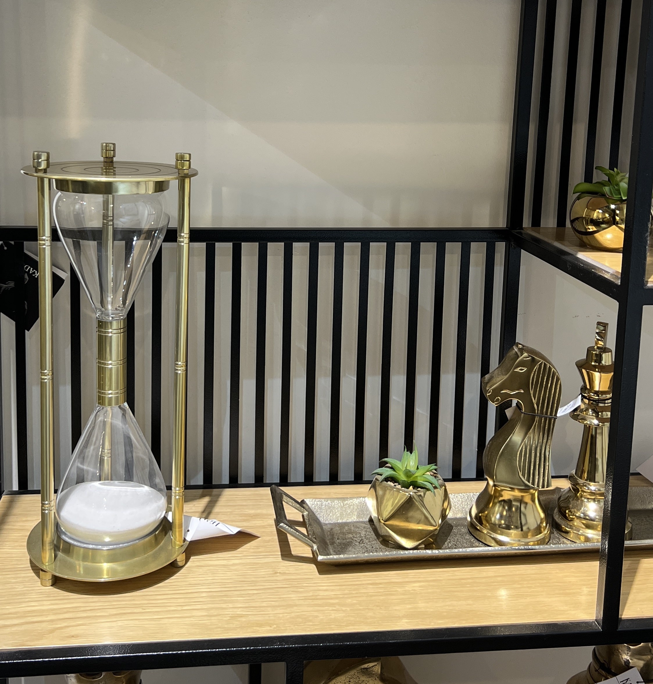 ספריה מתכת בשילוב עץ ספריה מתכת בשילוב עץ