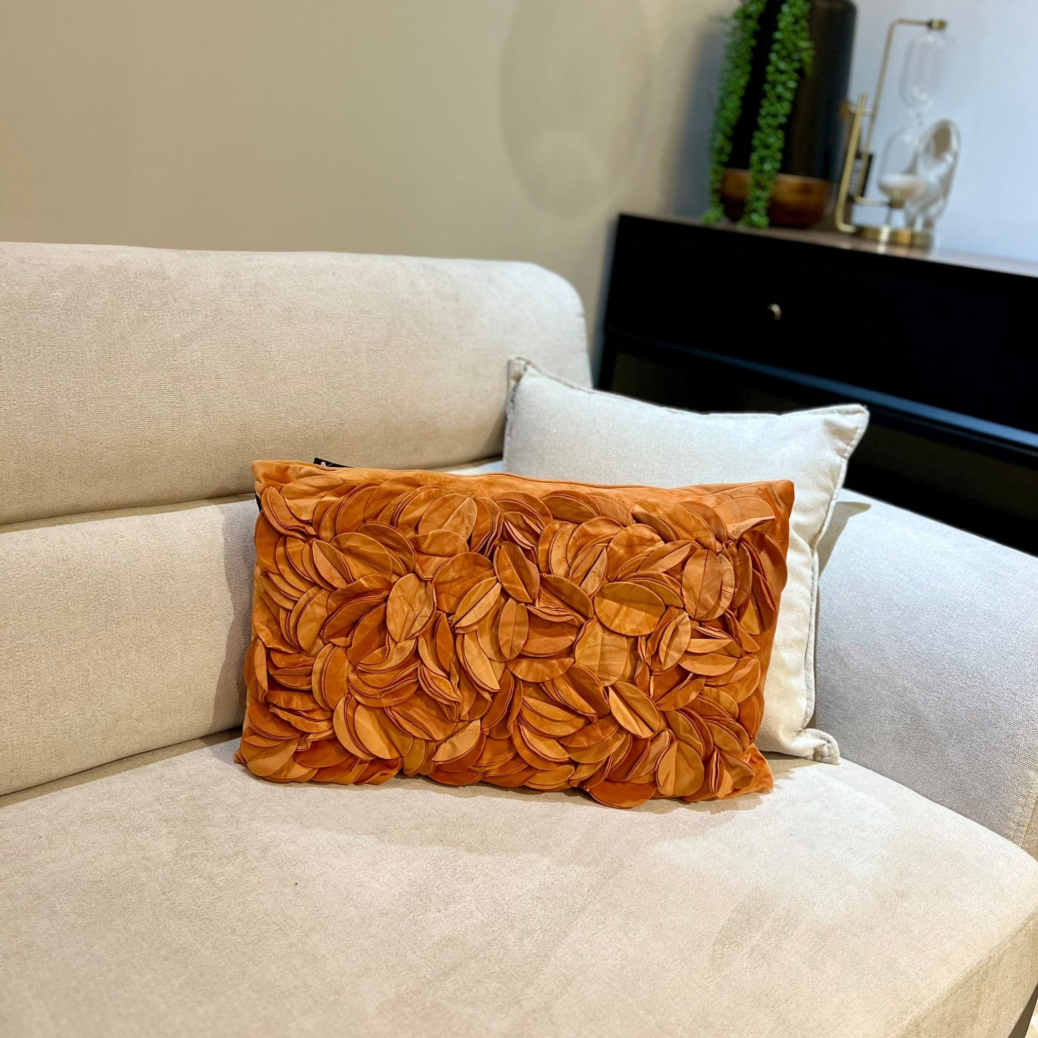 כרית מלבנית פרחים כתום עמוק 30/50 דגם איקו- חיסול מלאי- אחרונות!! כרית מלבנית פרחים כתום עמוק 30/50 דגם איקו- חיסול מלאי- אחרונות!!